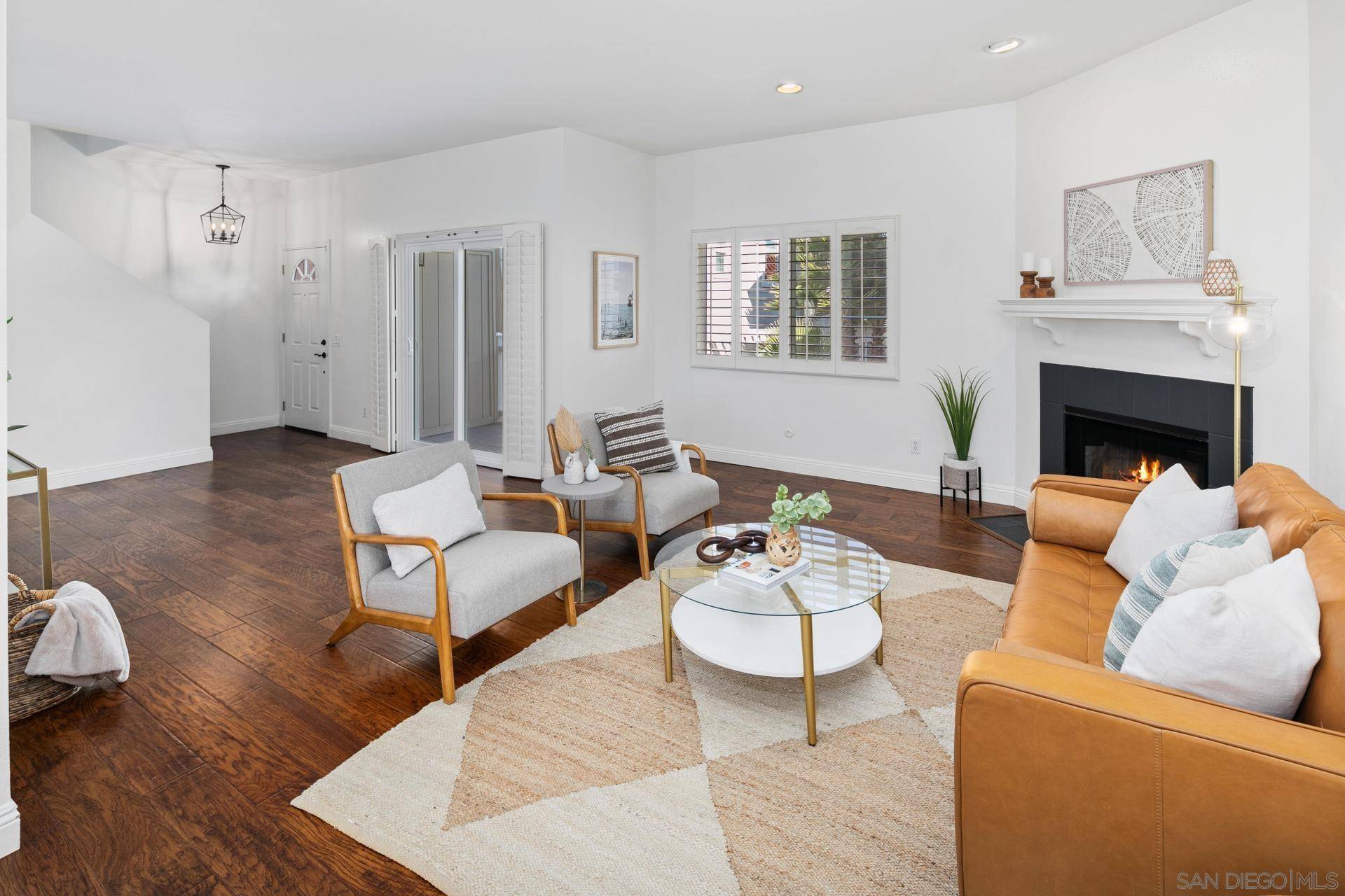 Coronado, CA 92118,333 D Avenue ## 3
