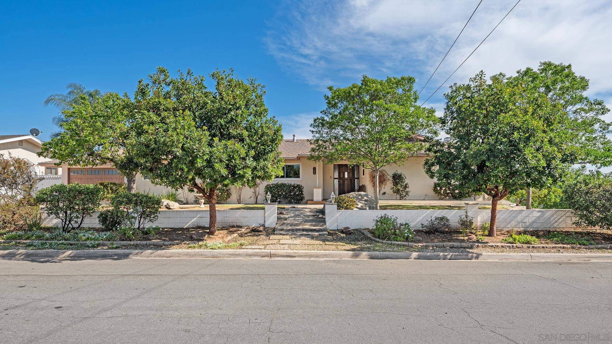 El Cajon, CA 92021,1672 Via Elisa