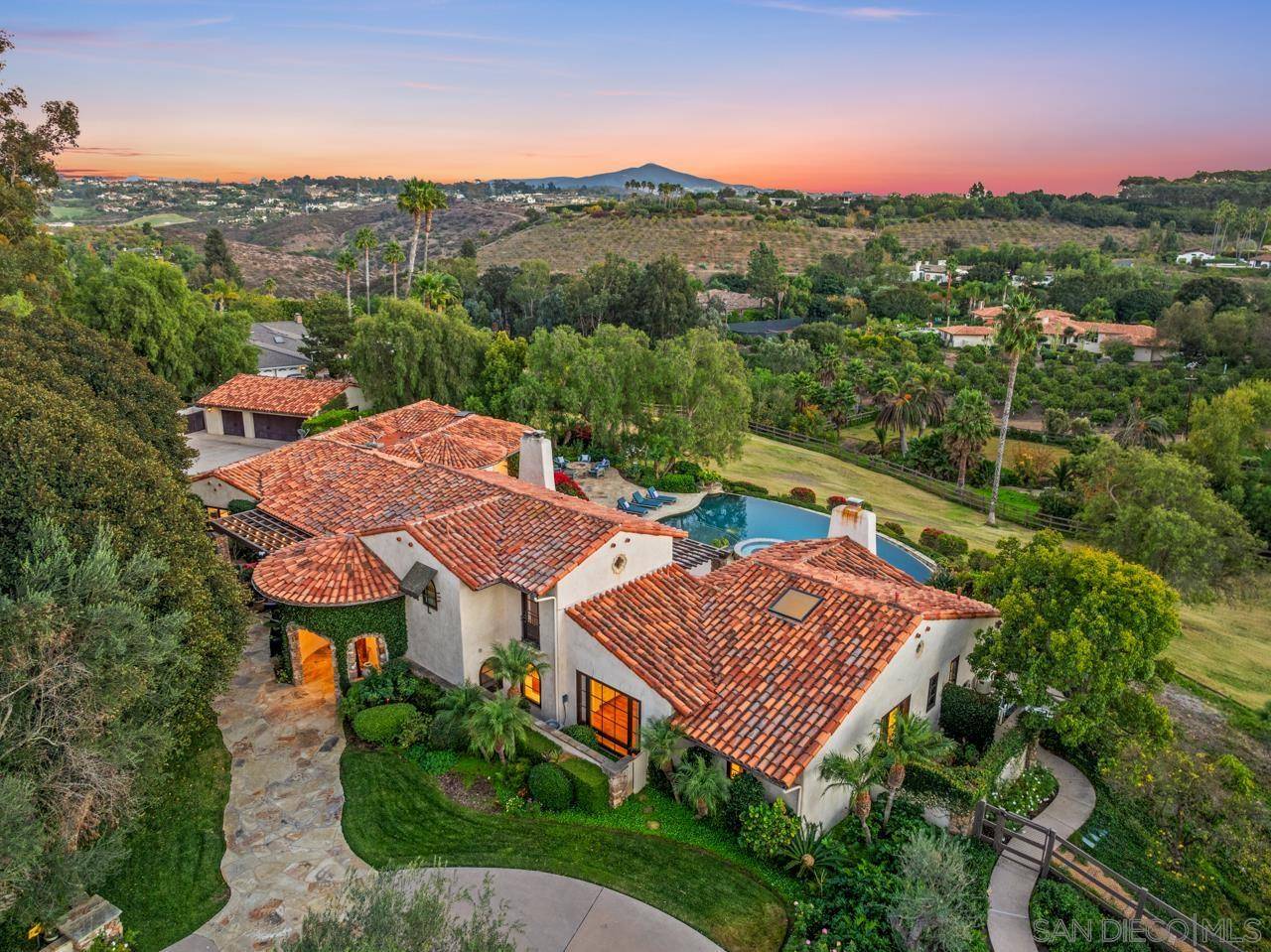 Rancho Santa Fe, CA 92067,17335 El Vuelo