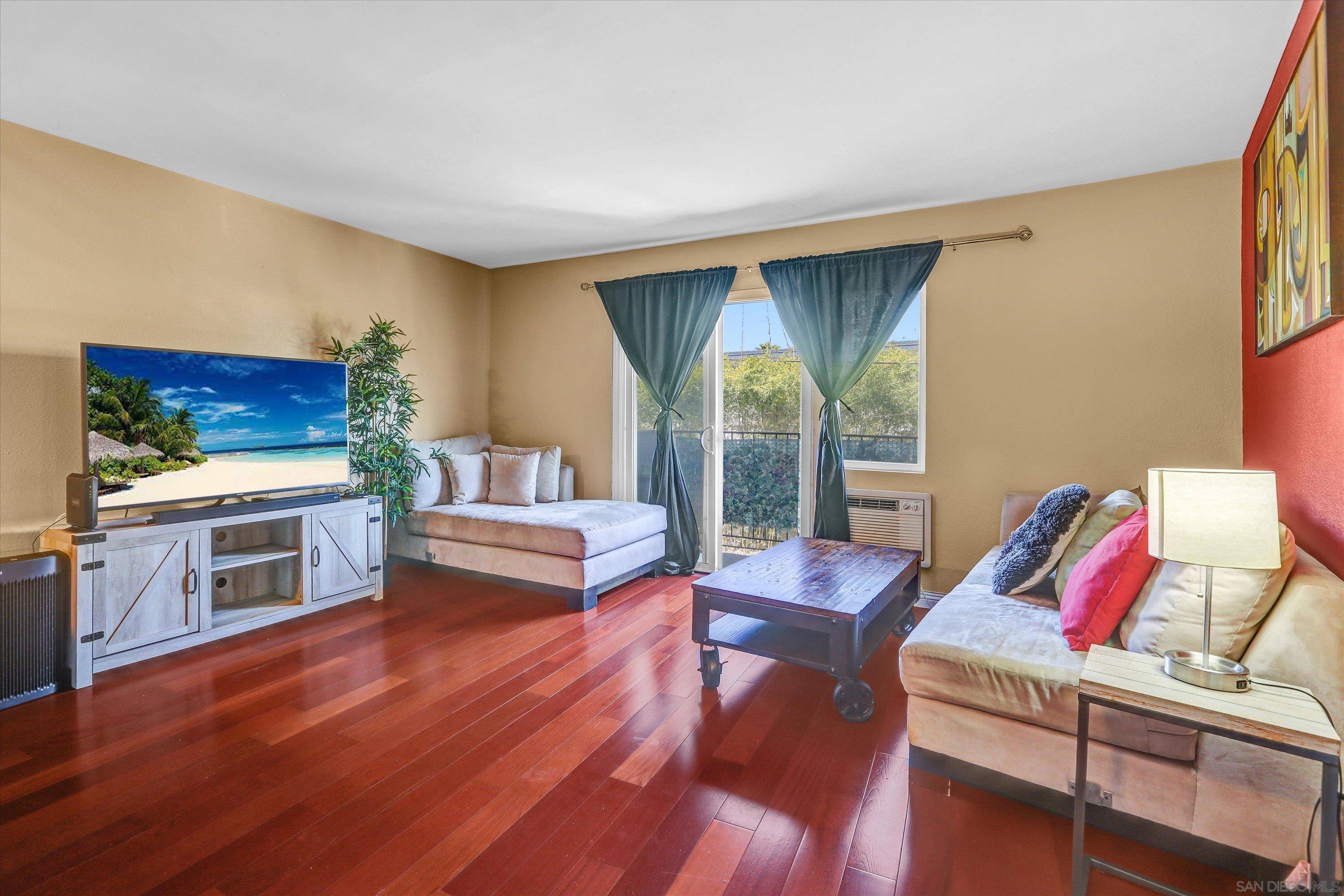 San Diego, CA 92115,4860 Rolando Ct #9
