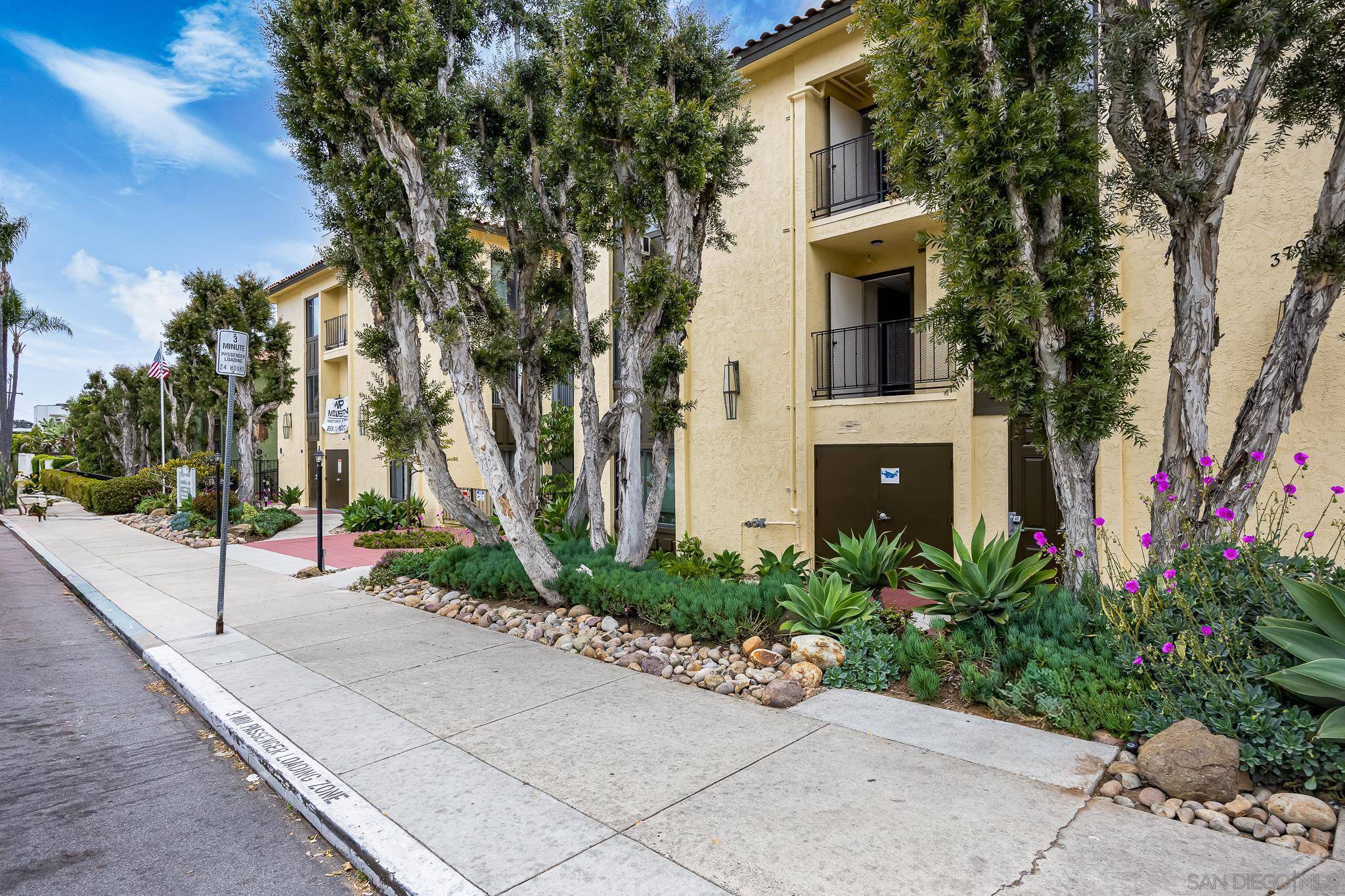San Diego, CA 92104,3796 Alabama St #209