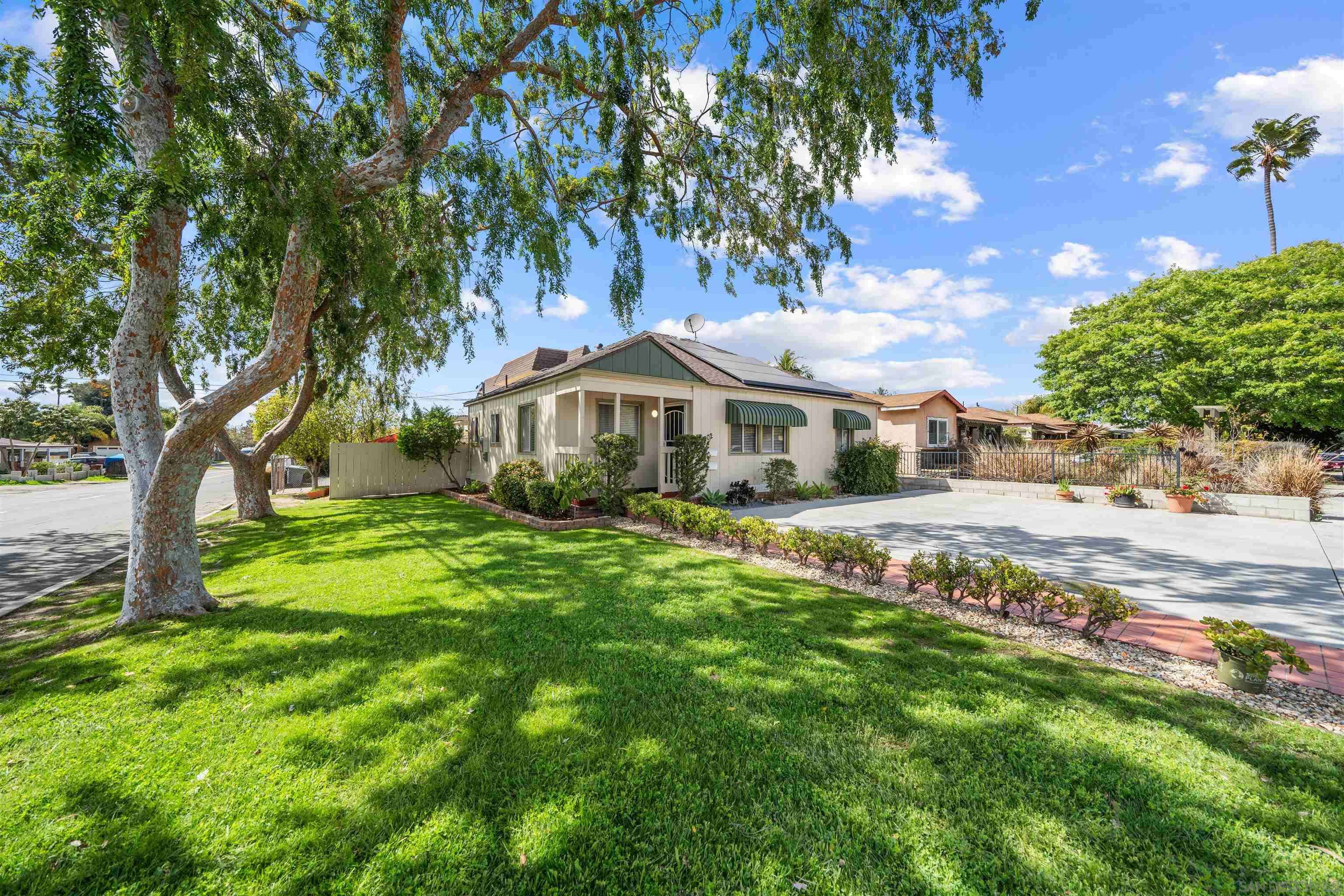 La Mesa, CA 91941,4002 Violet