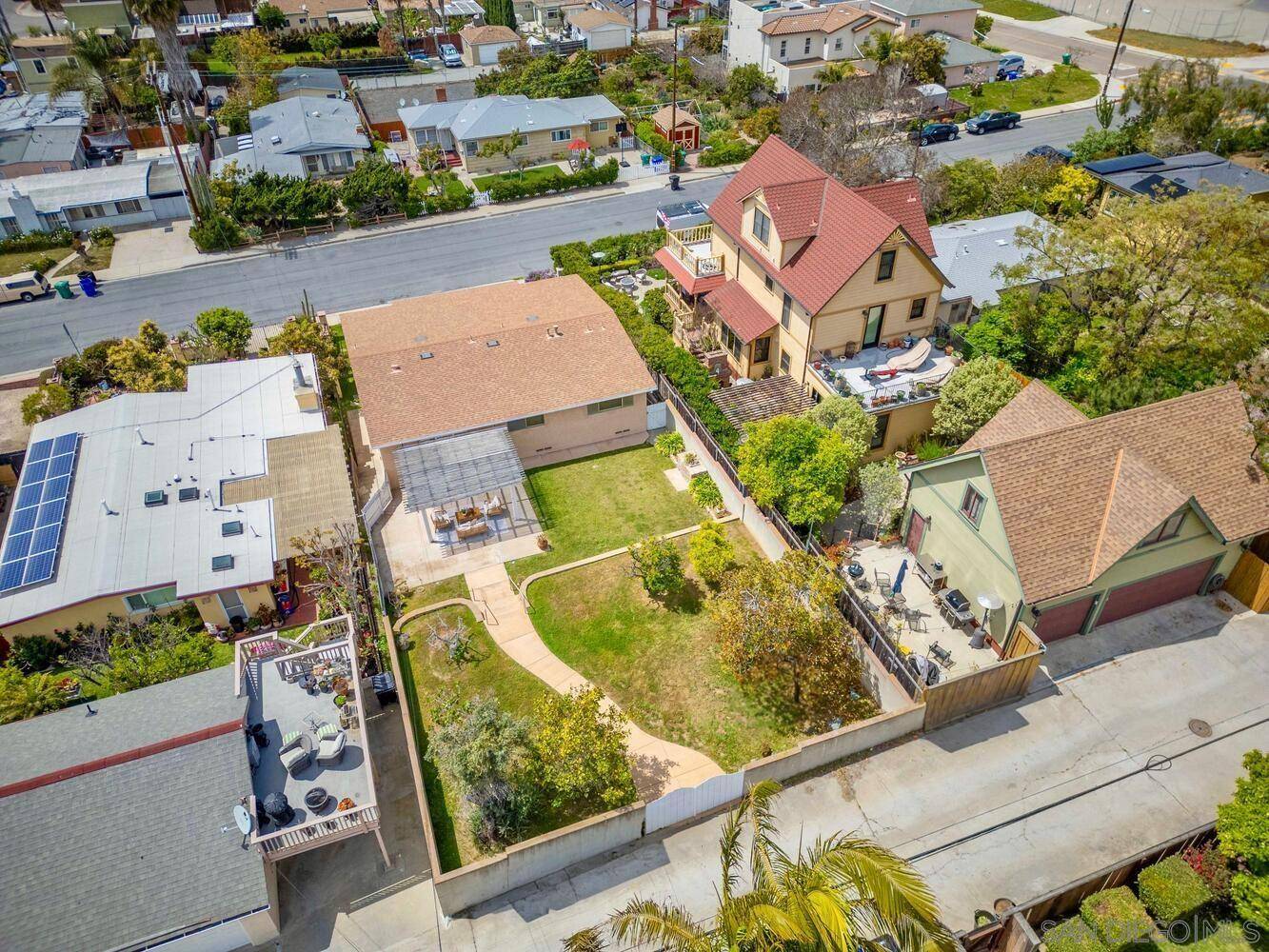 San Diego, CA 92110,2219 Erie St