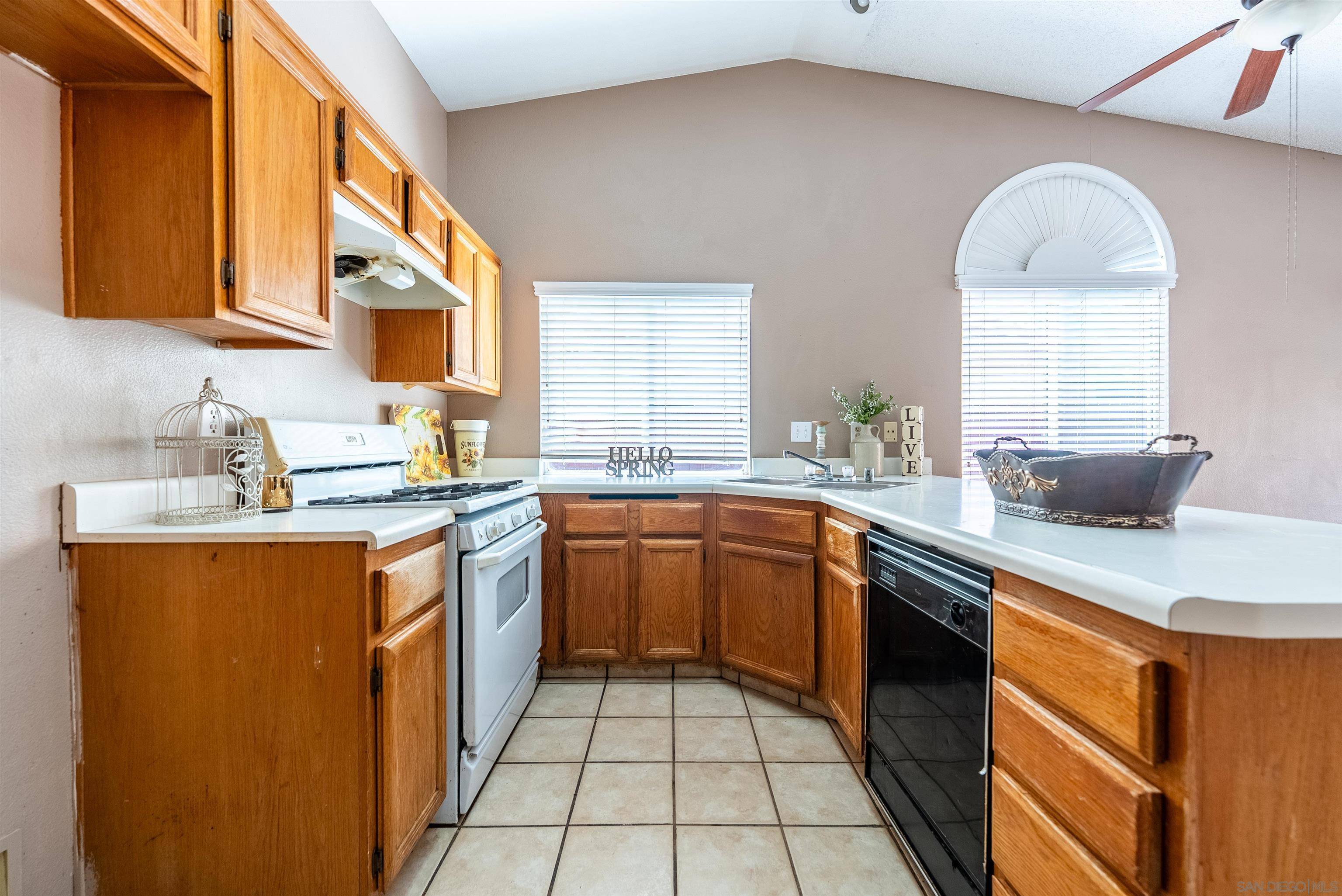 Brawley, CA 92227,909 Jennifer St