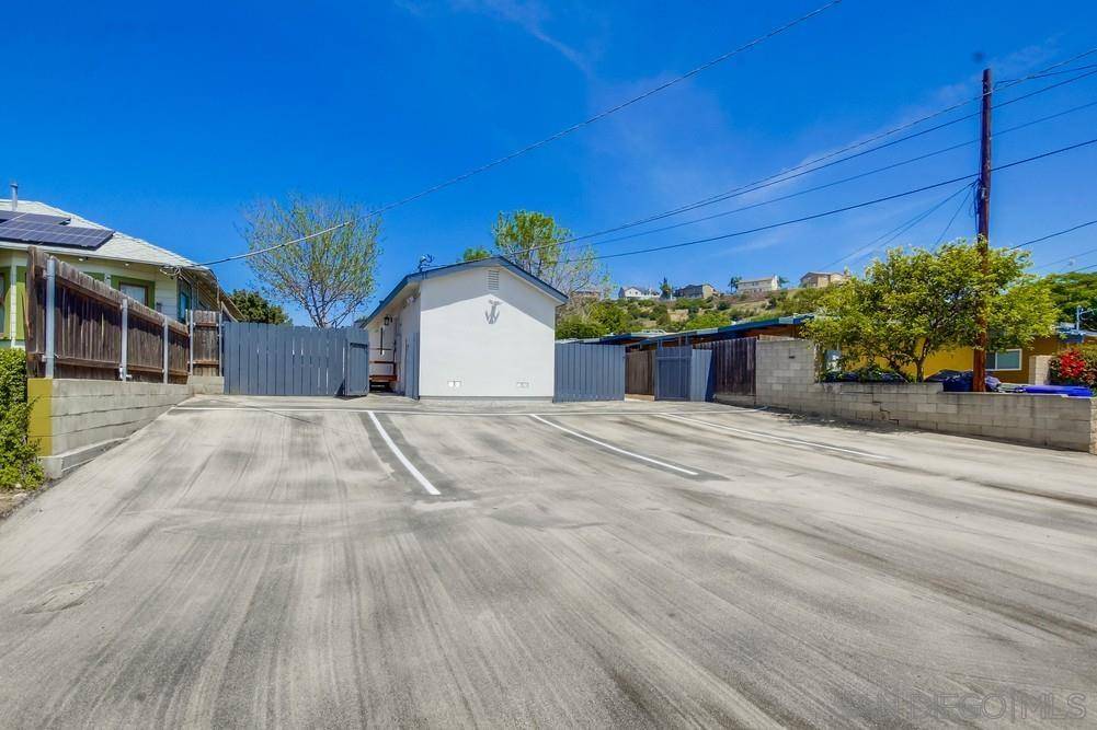 La Mesa, CA 91941,7396-98 LIME STREET