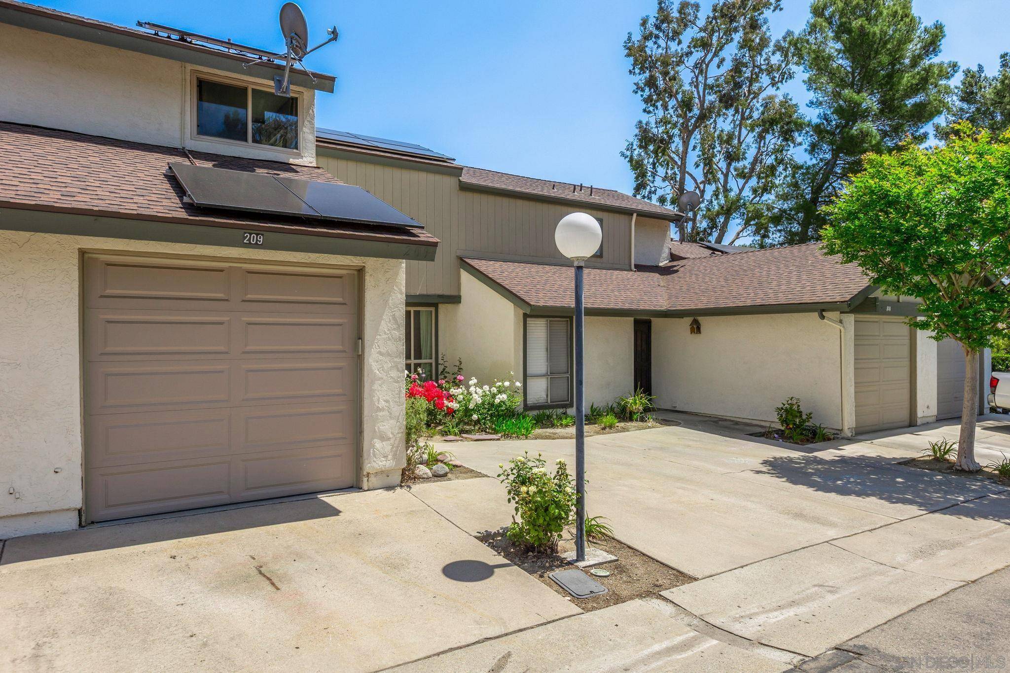 Escondido, CA 92026,209 Crestview Gln