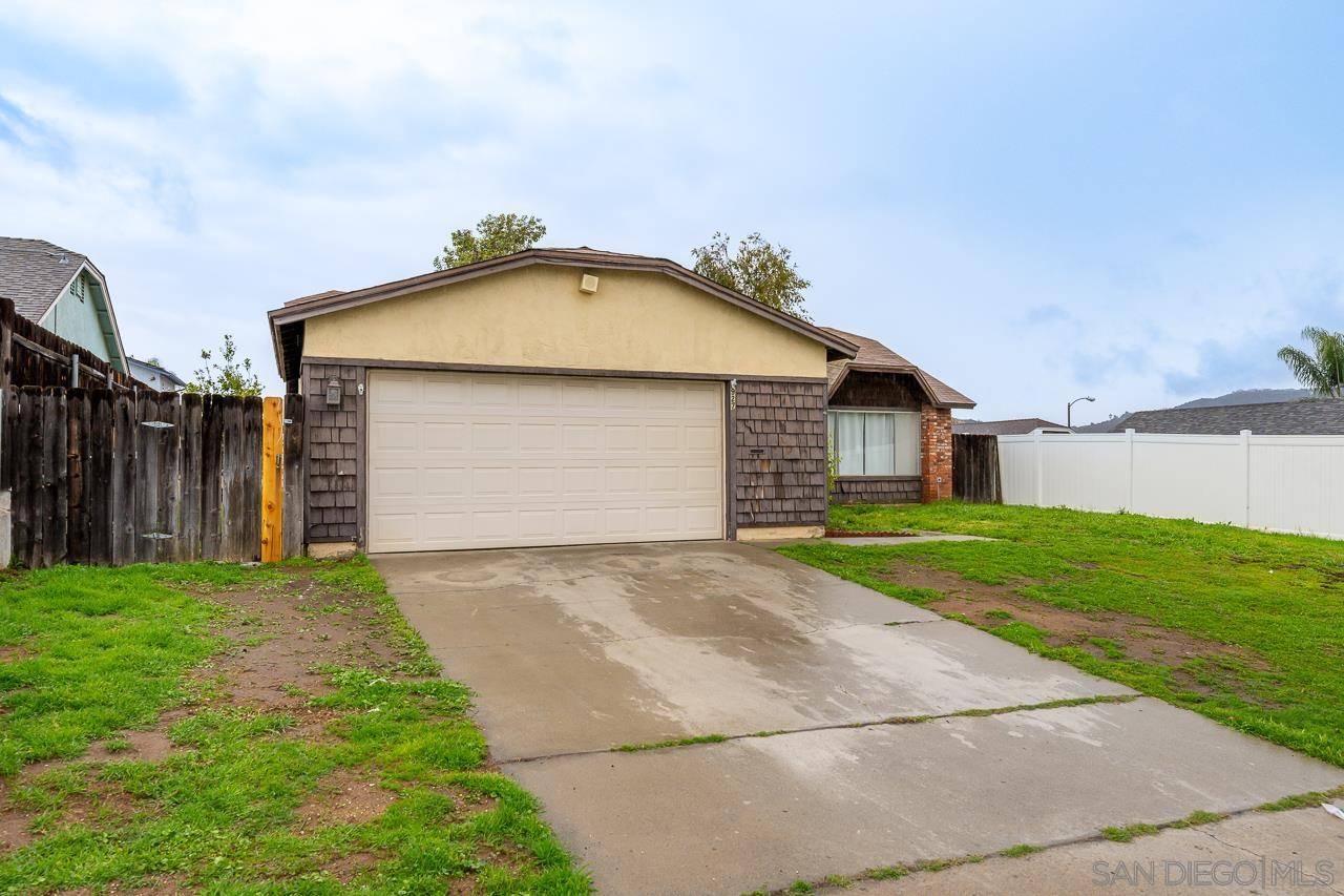Santee, CA 92071,9927 Sadie St