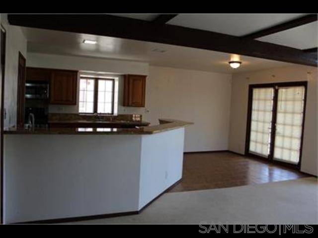 San Diego, CA 92037,8656 Villa La Jolla #6