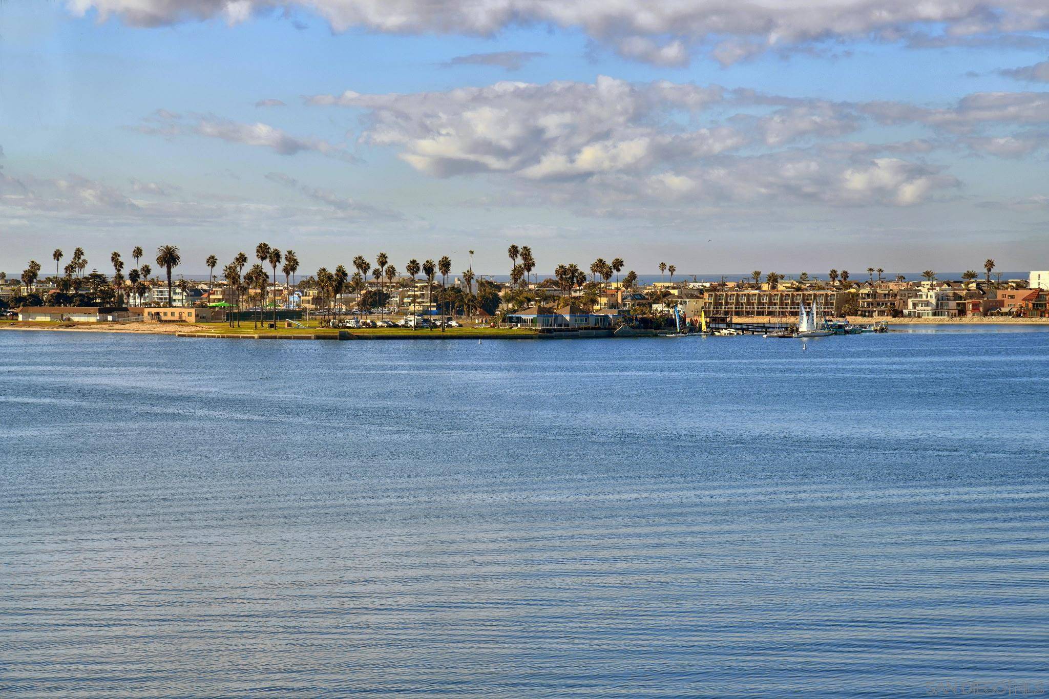 San Diego, CA 92109,3940 Gresham St #251