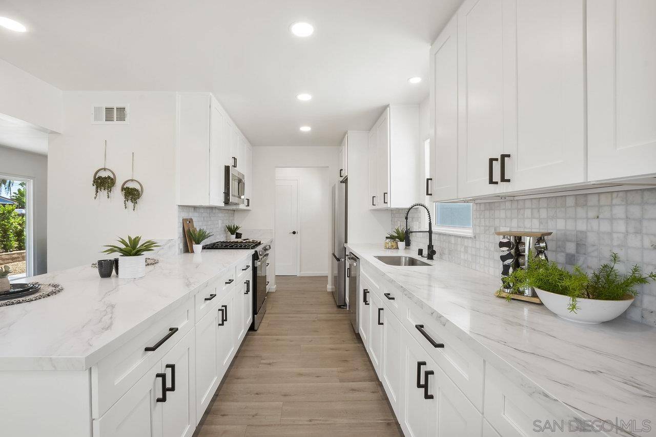 San Diego, CA 92123,2687 Elyssee St