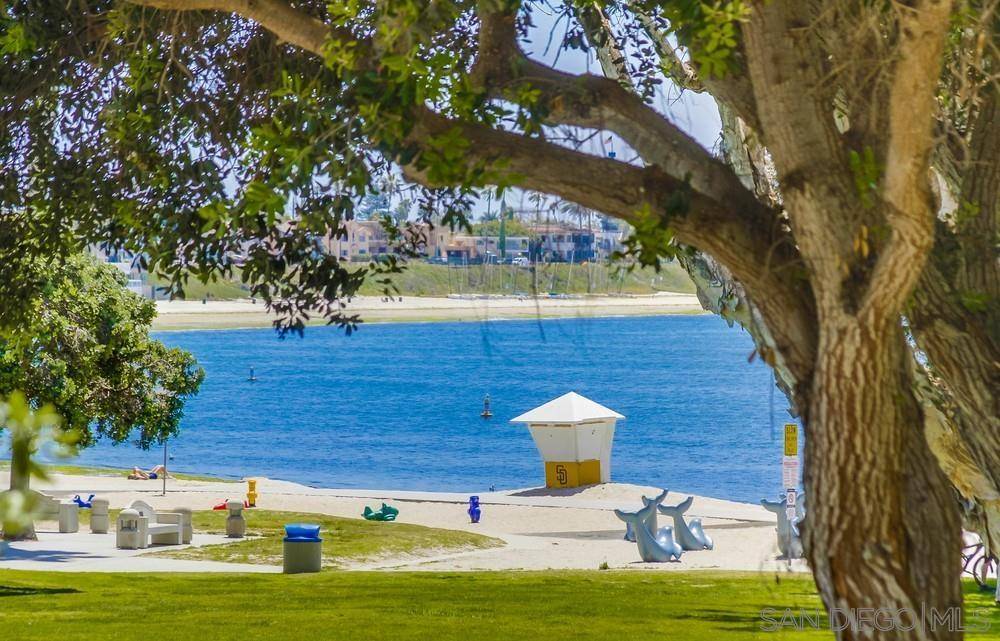 San Diego, CA 92109,1251 Parker Pl #1A
