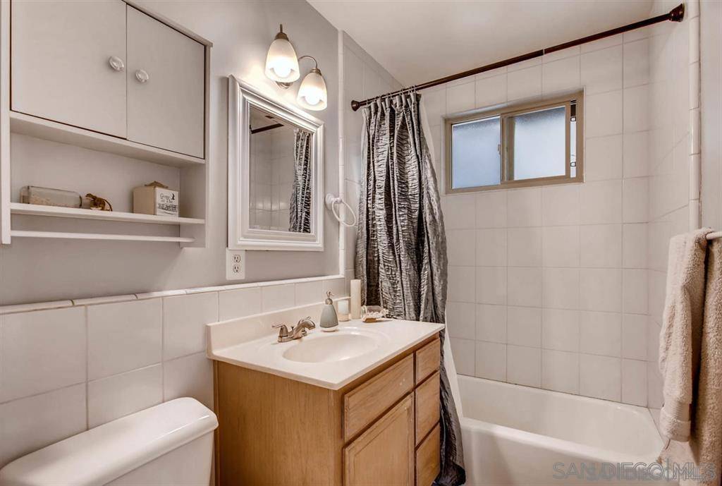 San Diego, CA 92111,7273 Arillo St