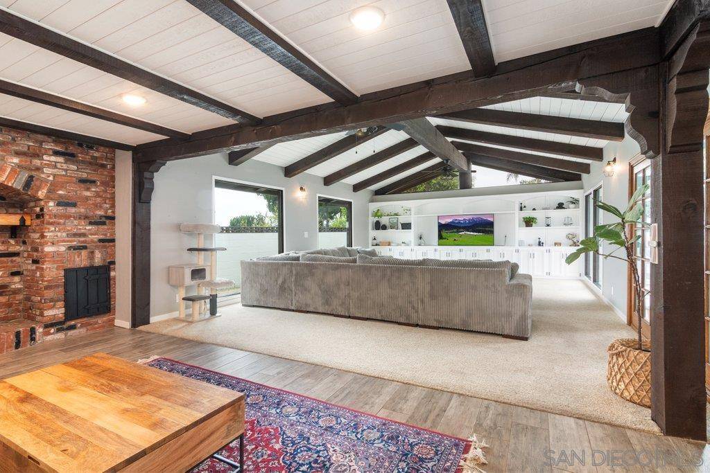 Upland, CA 91784,1695 N Palm Ave