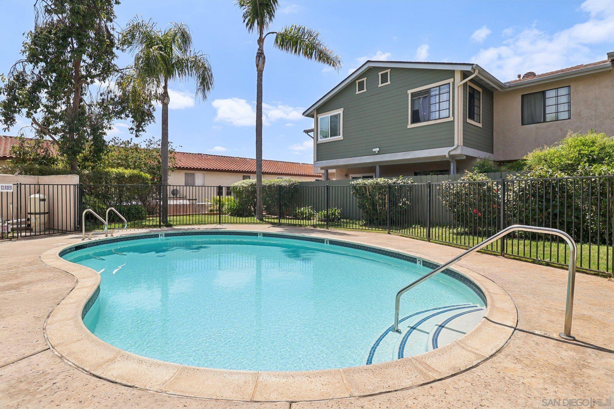 Escondido, CA 92026,1225 N Broadway #26
