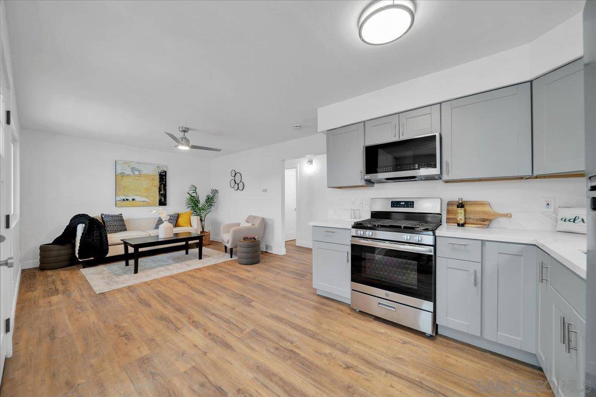 San Diego, CA 92105,4204 Dwight St