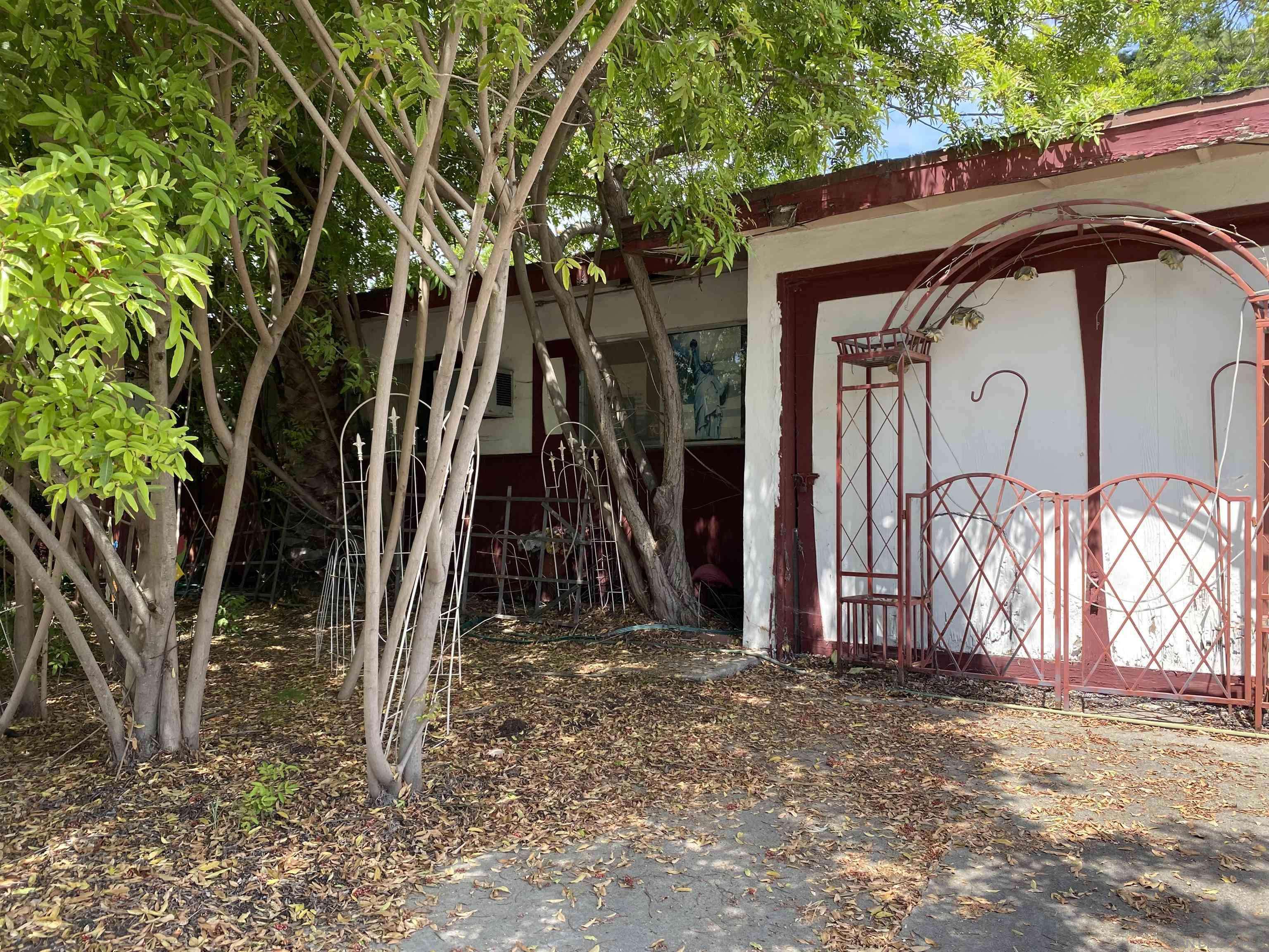 San Diego, CA 92117,4610 Lyric Lane