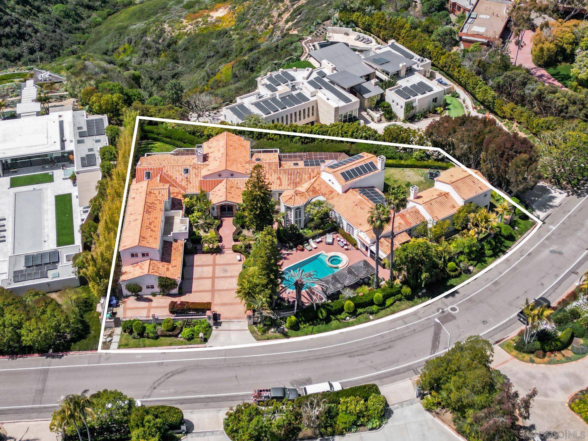 La Jolla, CA 92037,9450 La Jolla Farms Road
