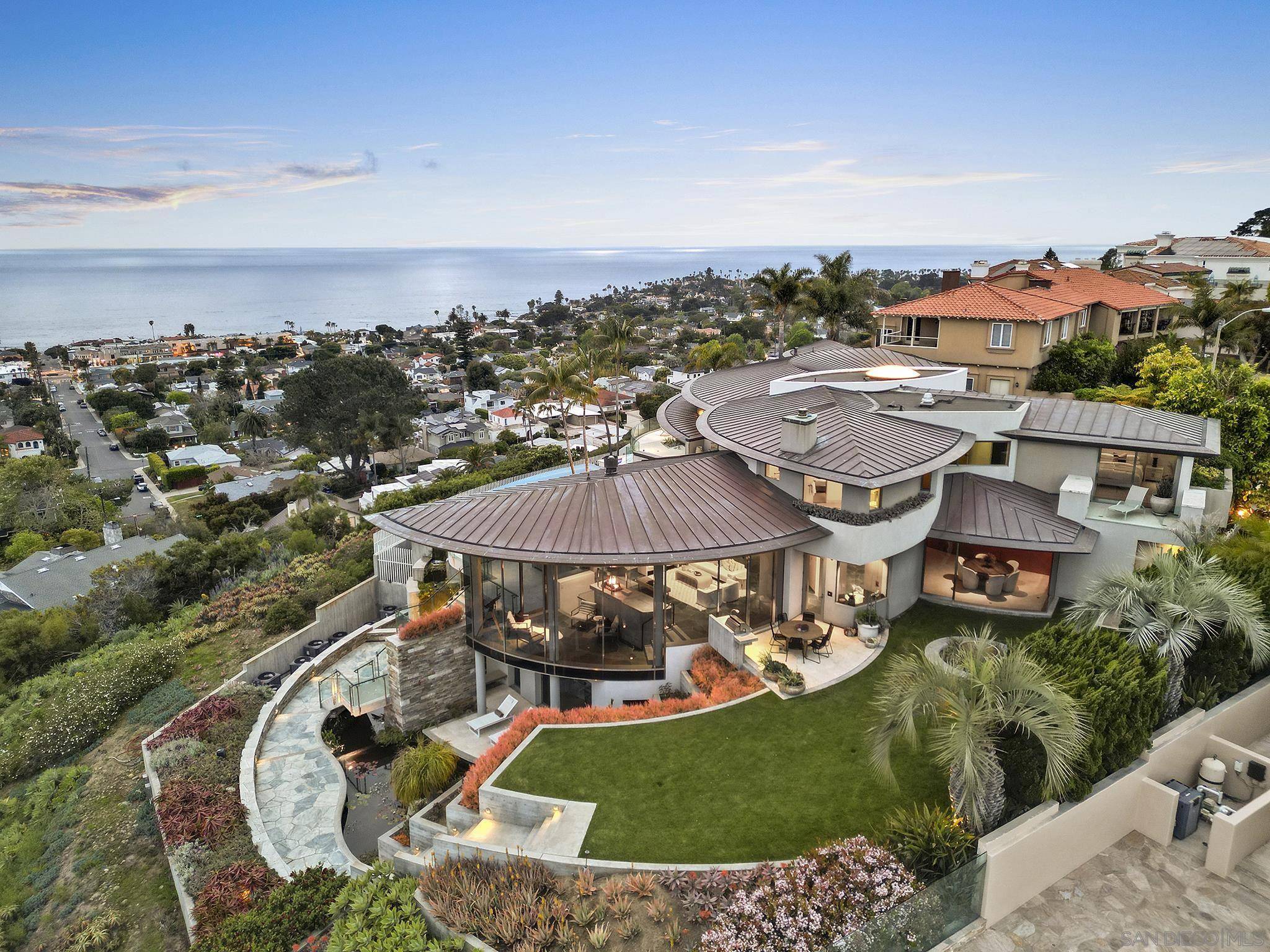 La Jolla, CA 92037,5740 La Jolla Corona Dr
