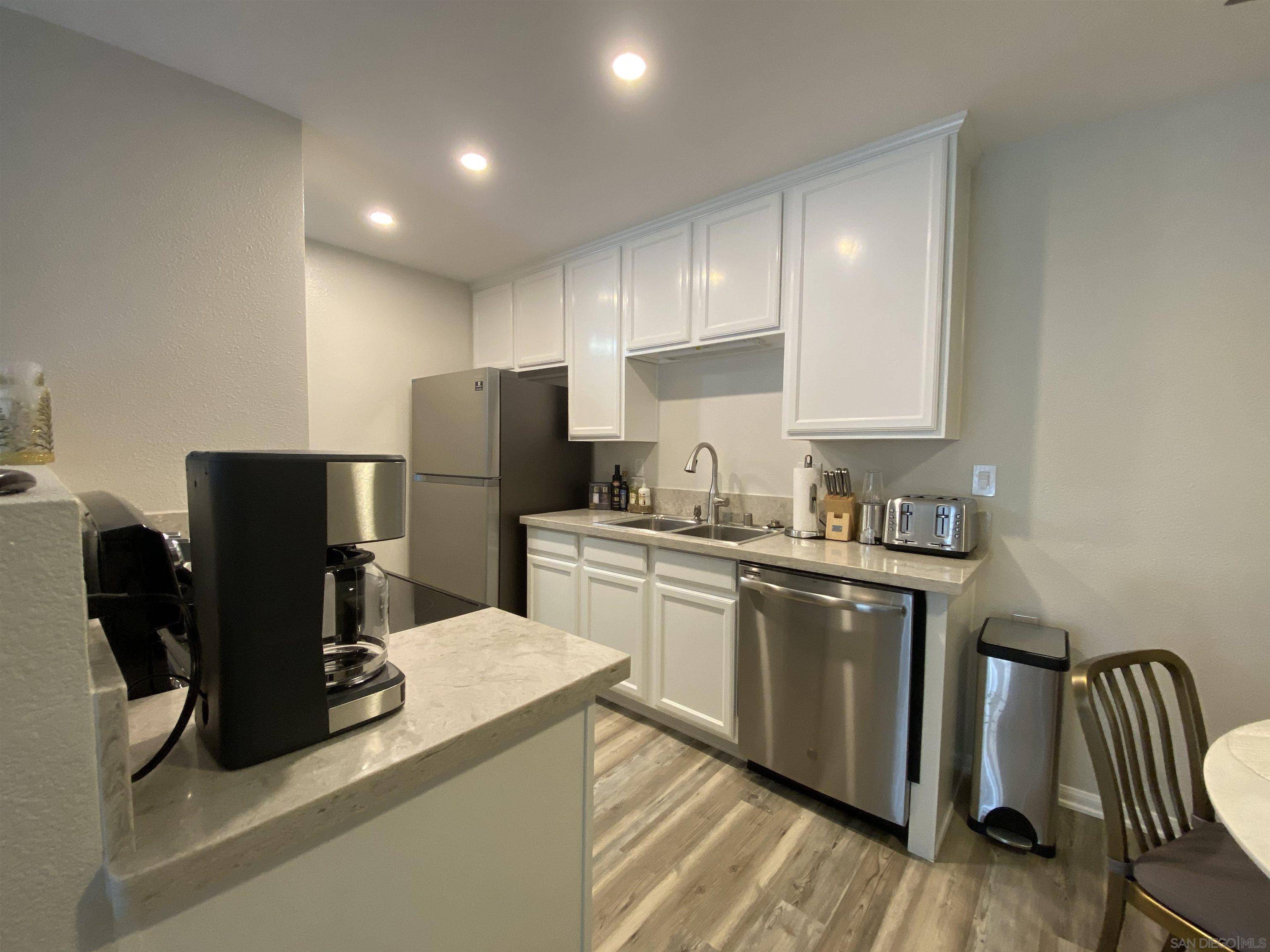 Encinitas, CA 92025,1810 S El Camino Real #207