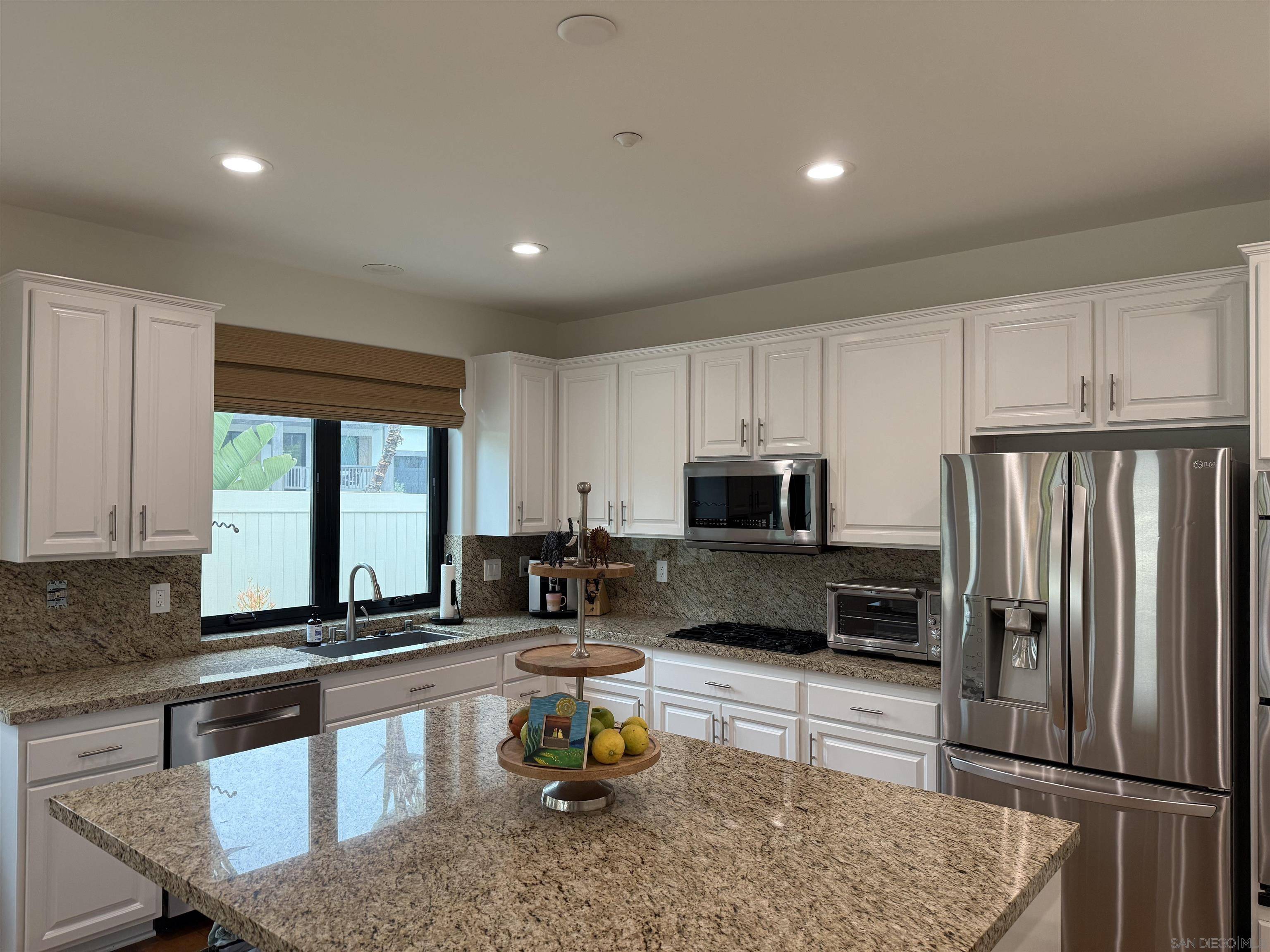 Carlsbad, CA 92008,1490 Tara Ct