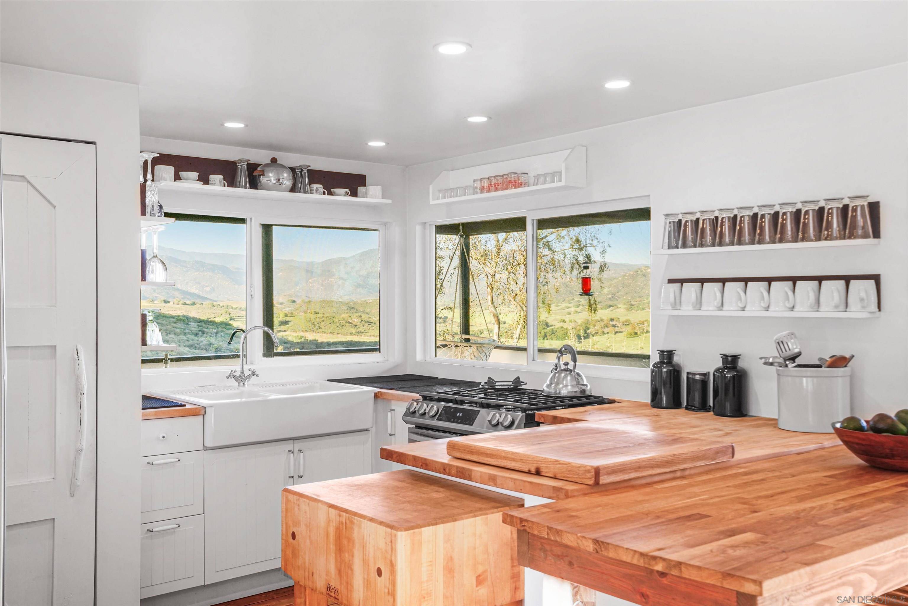 Escondido, CA 92027,23898 Crown Hill Lane #1