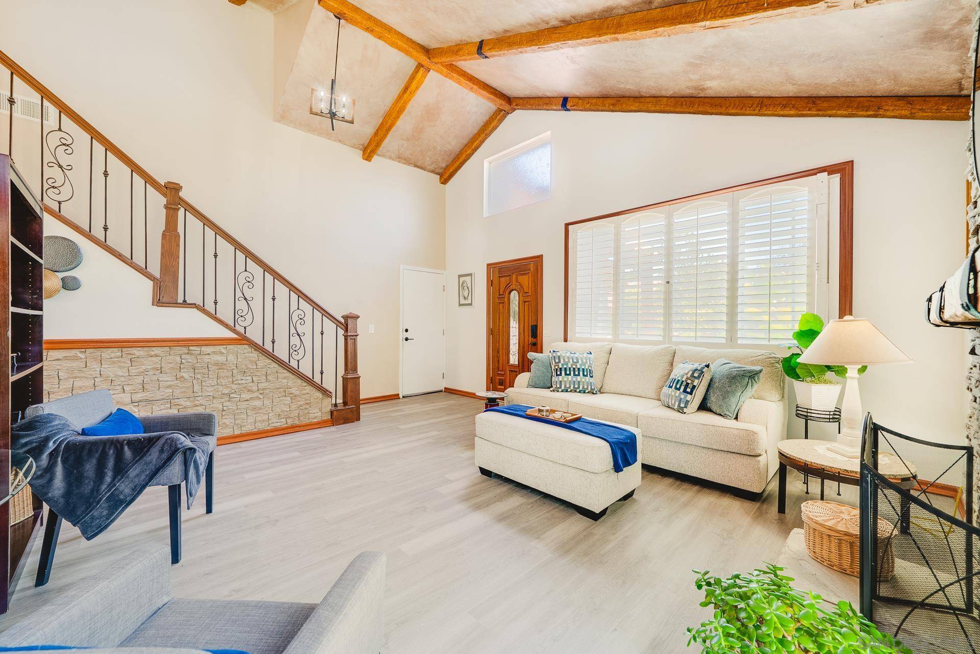 Carlsbad, CA 92009,6433 La Paloma Street