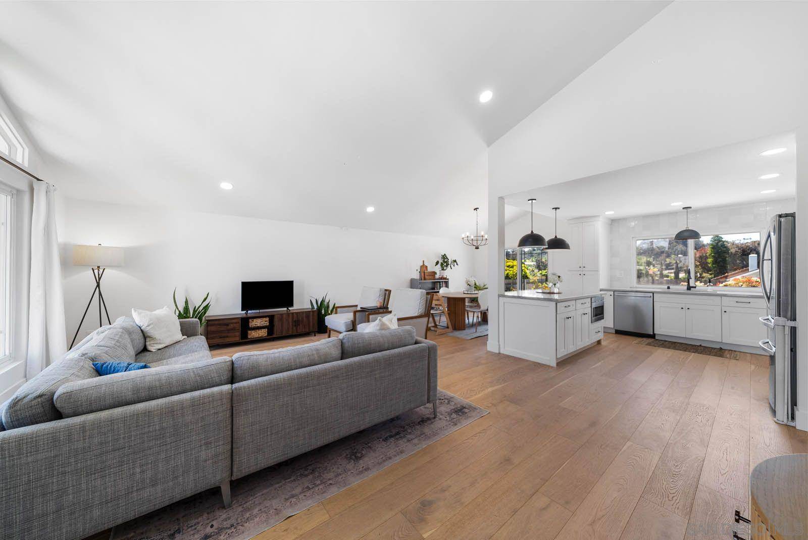 Encinitas, CA 92024,498 Avenida De Las Rosas