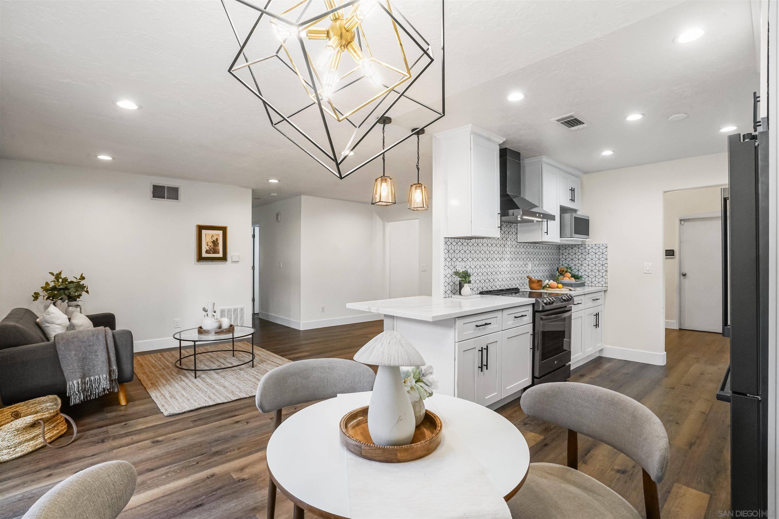 Oceanside, CA 92056,4086 Lonnie St