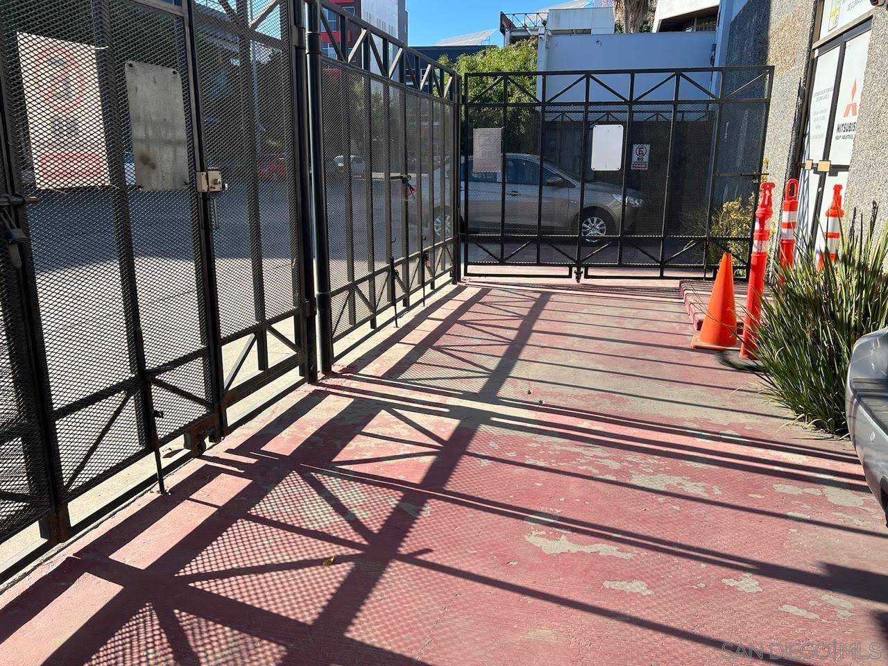 Tijuana, CA 99999,10025 Juan Cordero St