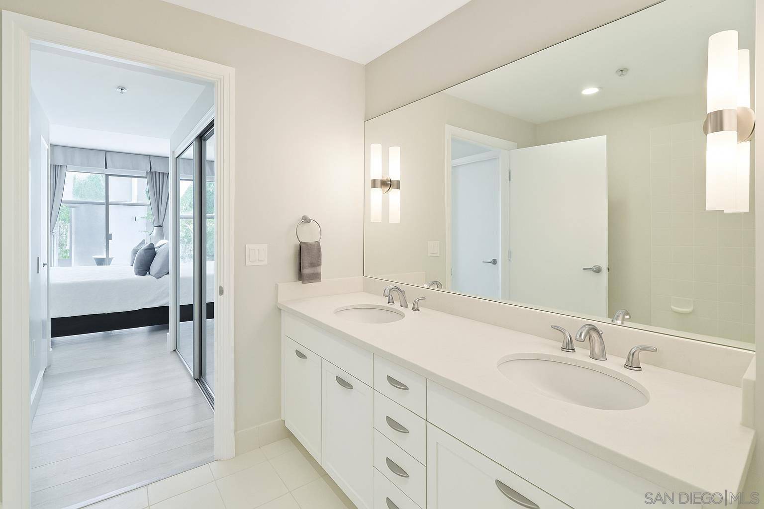 San Diego, CA 92101,645 Front St #104