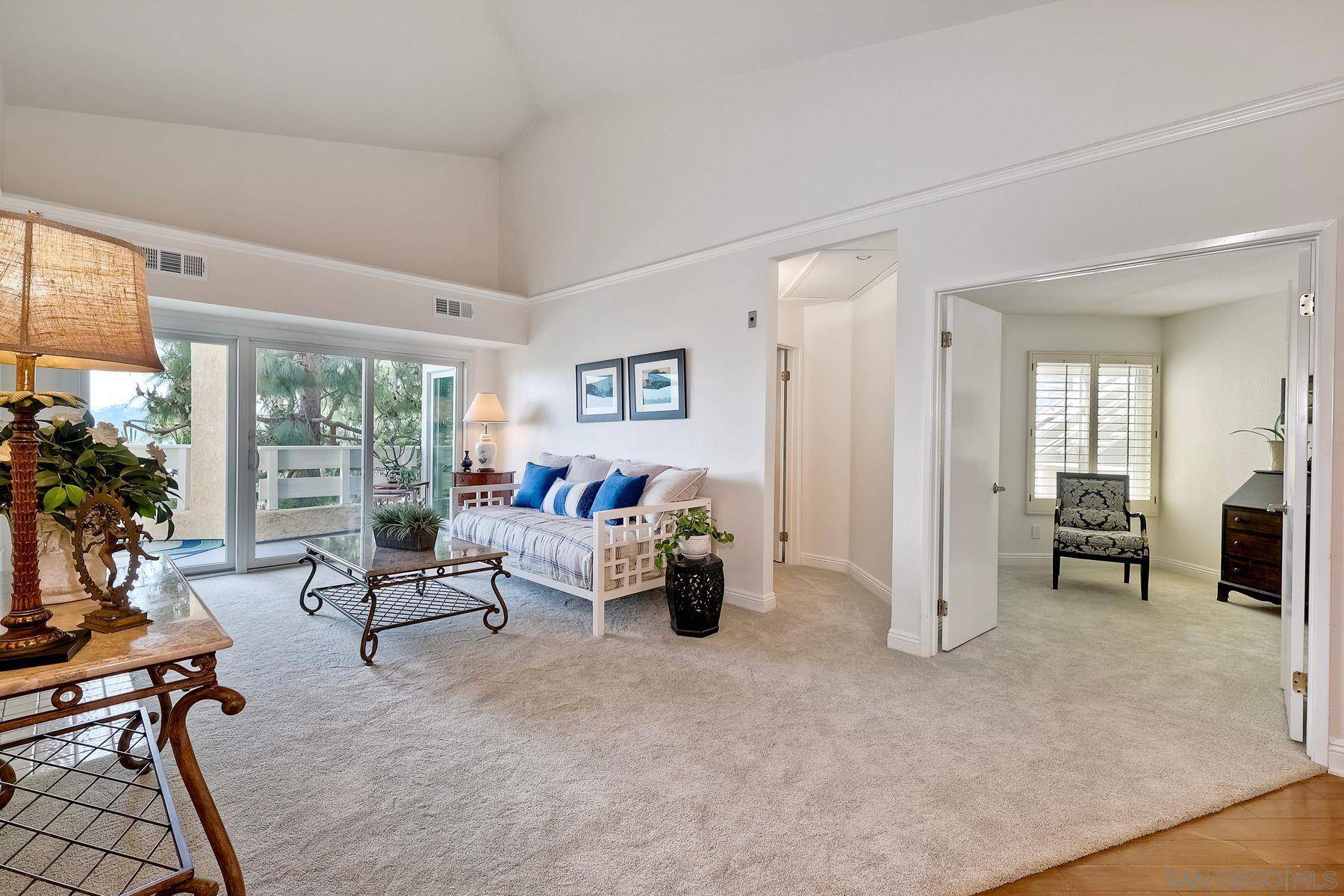 San Diego, CA 92111,7163 Camino Degrazia #116