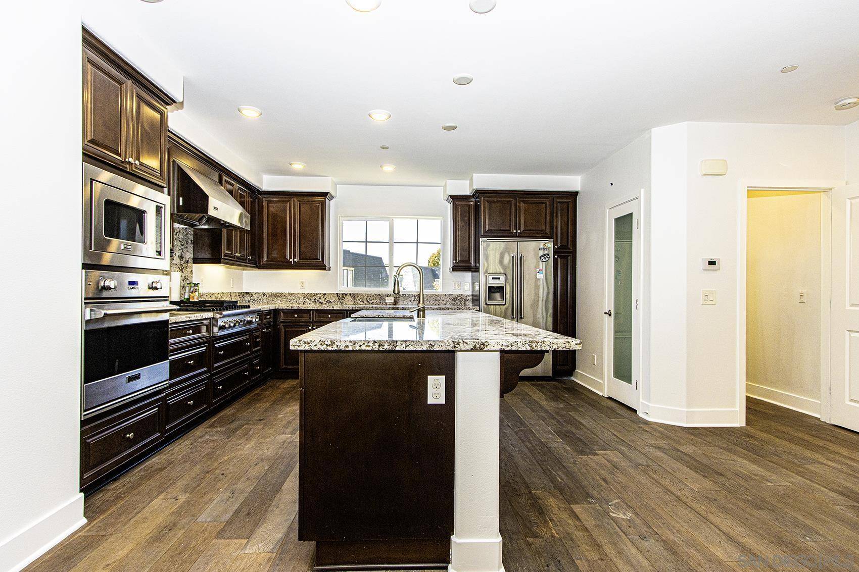 La Jolla, CA 92037,2400 Torrey Pines Rd #112