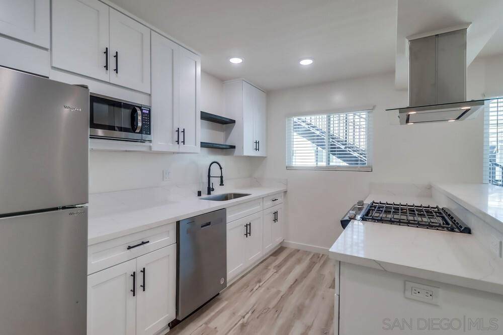 San Diego, CA 92109,1478 Hornblend