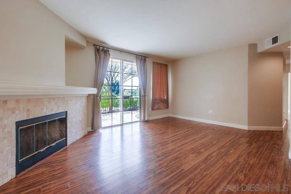 San Diego, CA 92128,12079 Tivoli Park Row #4