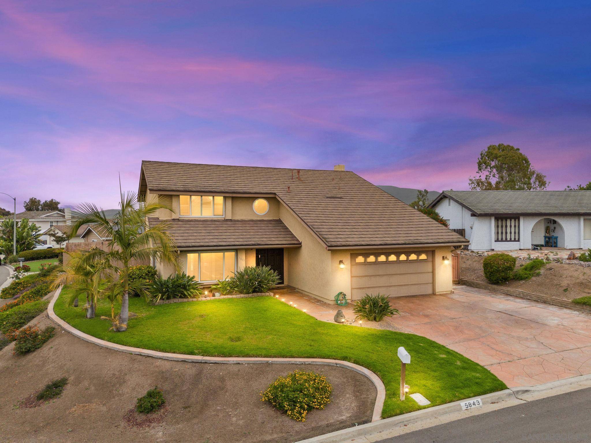 Bonita, CA 91902,5843 Central Ave