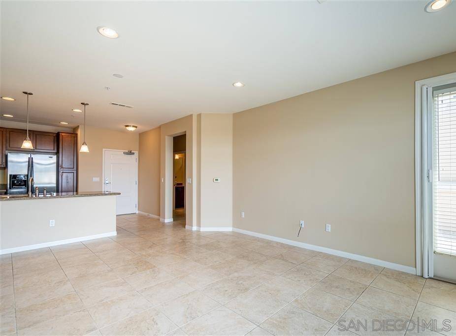 San Diego, CA 92130,3887 Pell Pl #415
