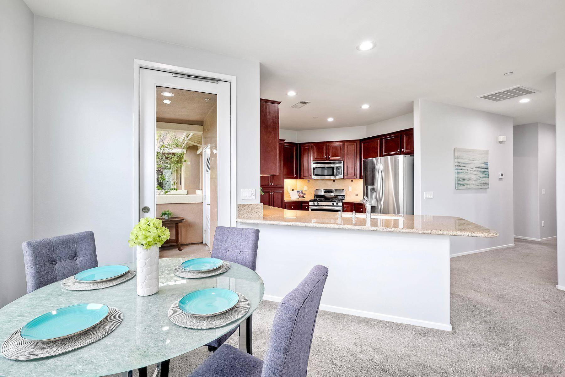 San Diego, CA 92121,6680 Canopy Ridge Ln #7