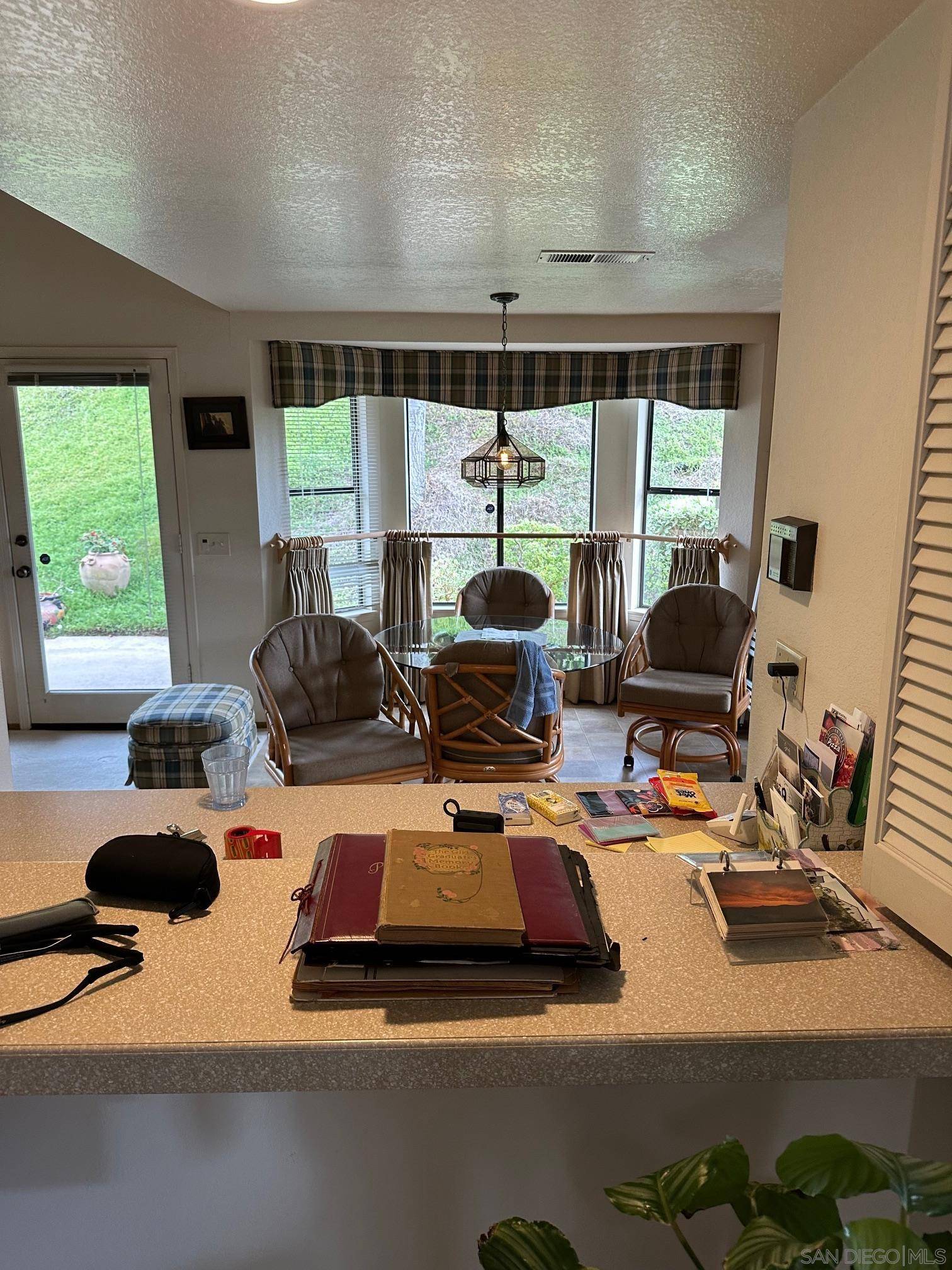 Escondido, CA 92029,3611 Lago Sereno