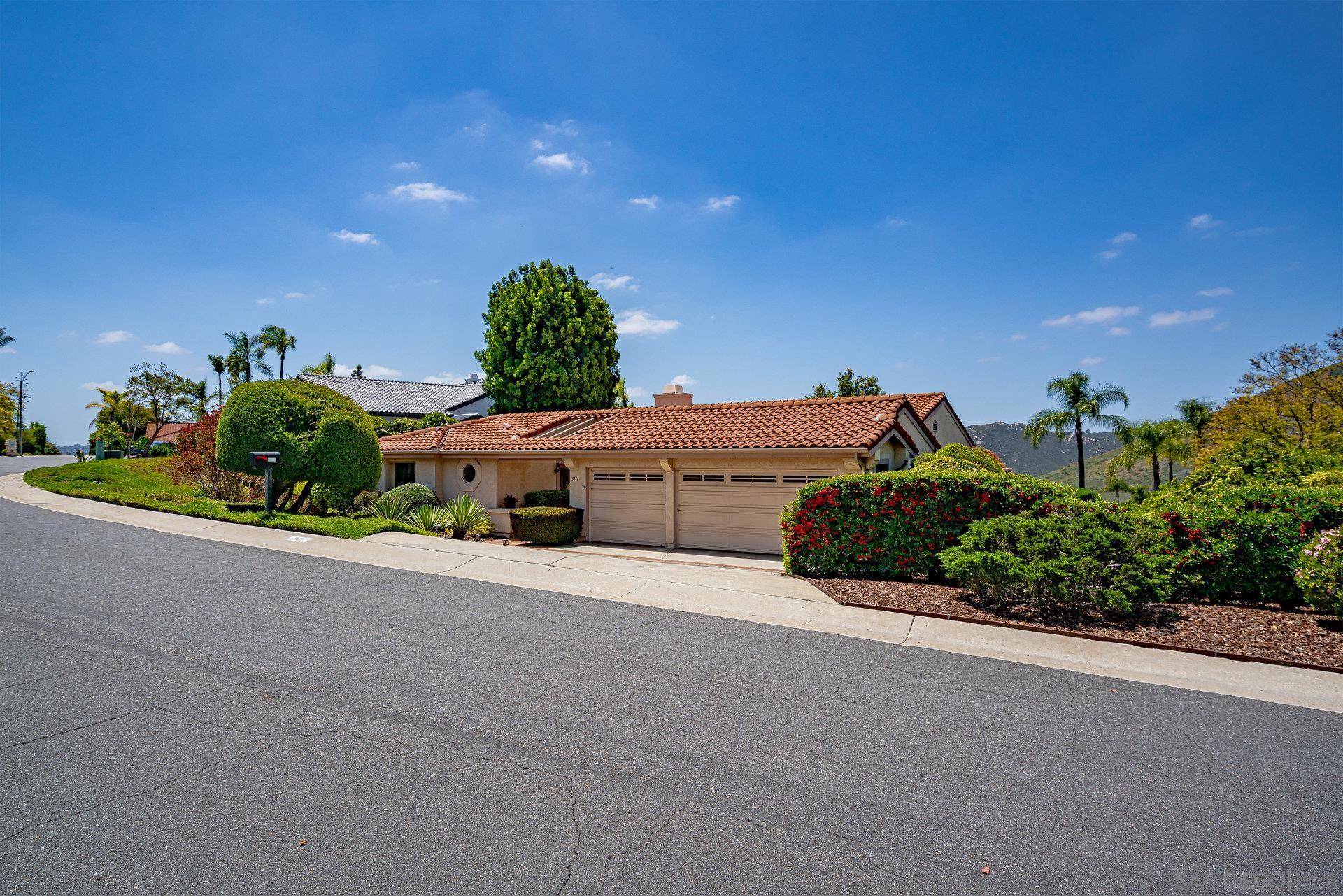 Escondido, CA 92029,3611 Lago Sereno