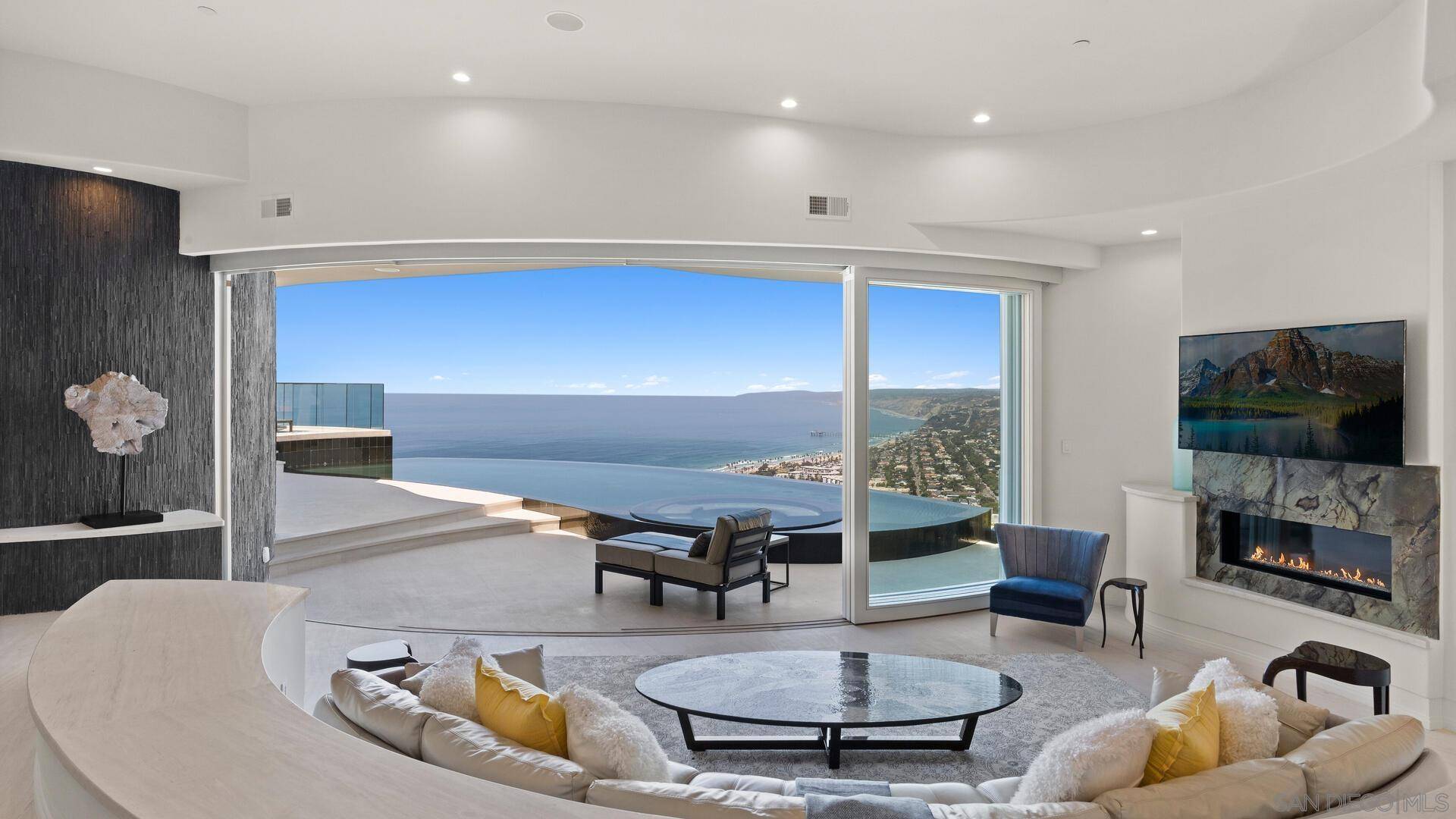 La Jolla, CA 92037,7451 Hillside Dr