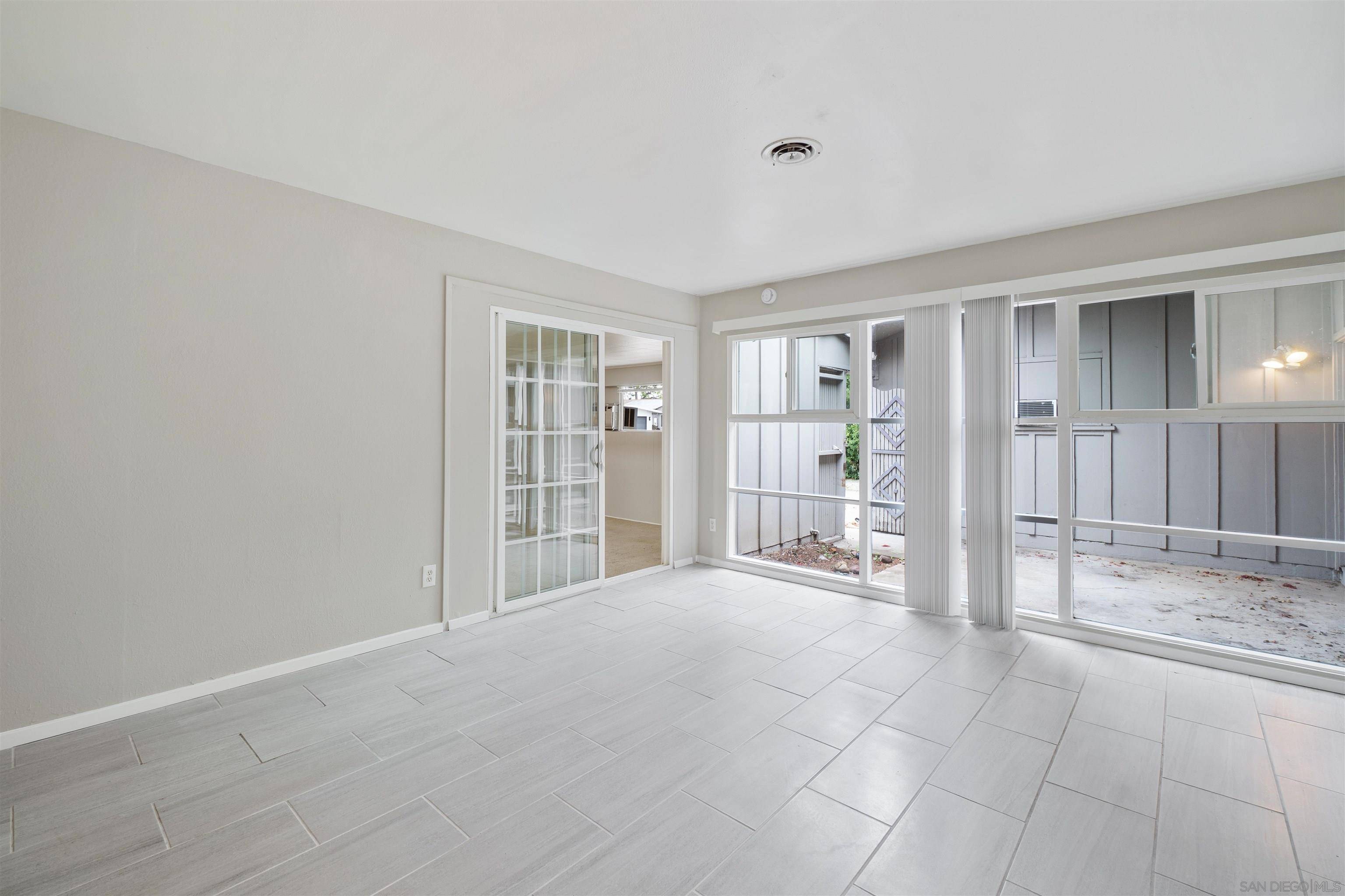 San Diego, CA 92117,6734 Barnhurst Dr