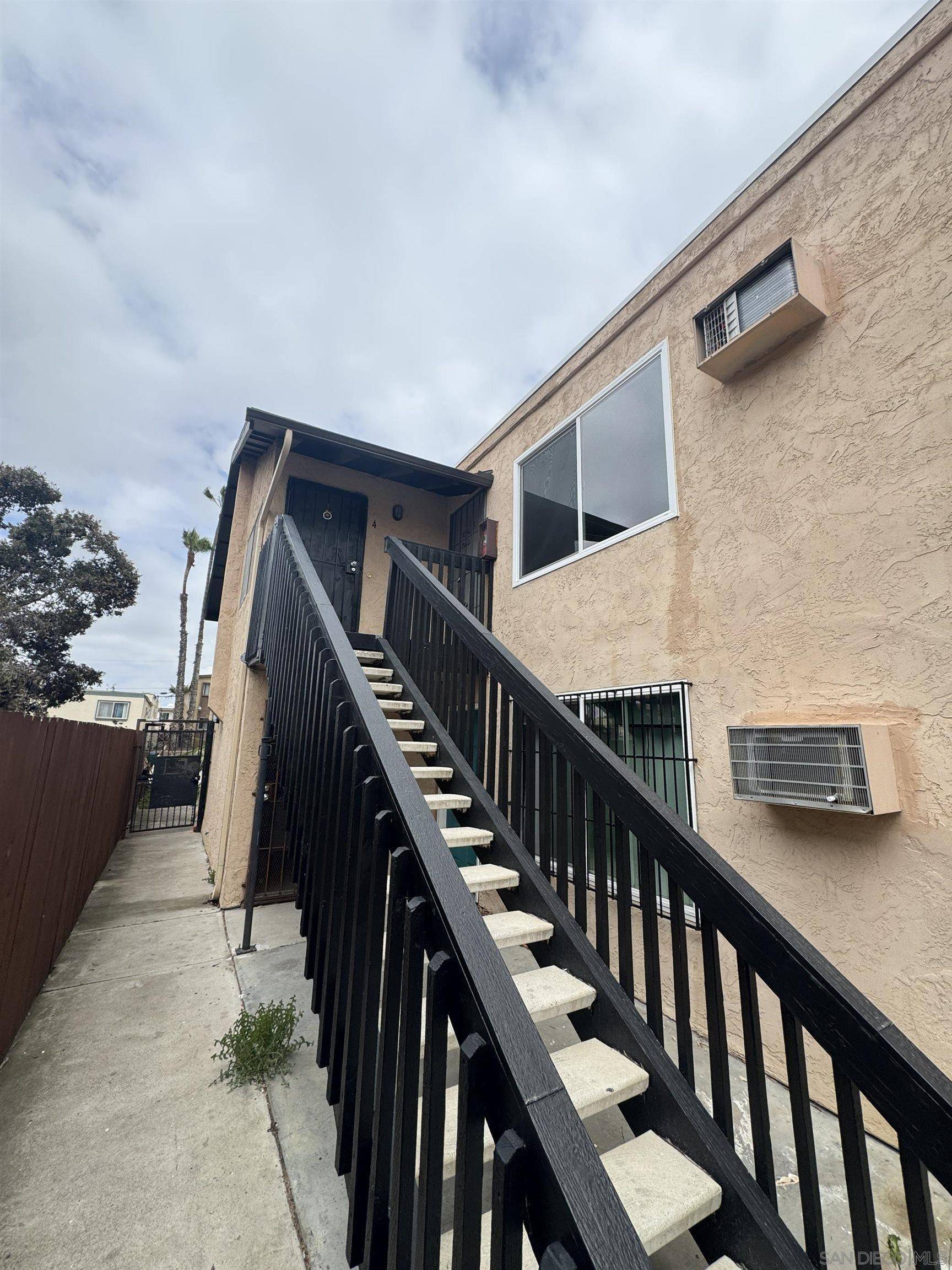San Diego, CA 92105,4085 48th St. ##5