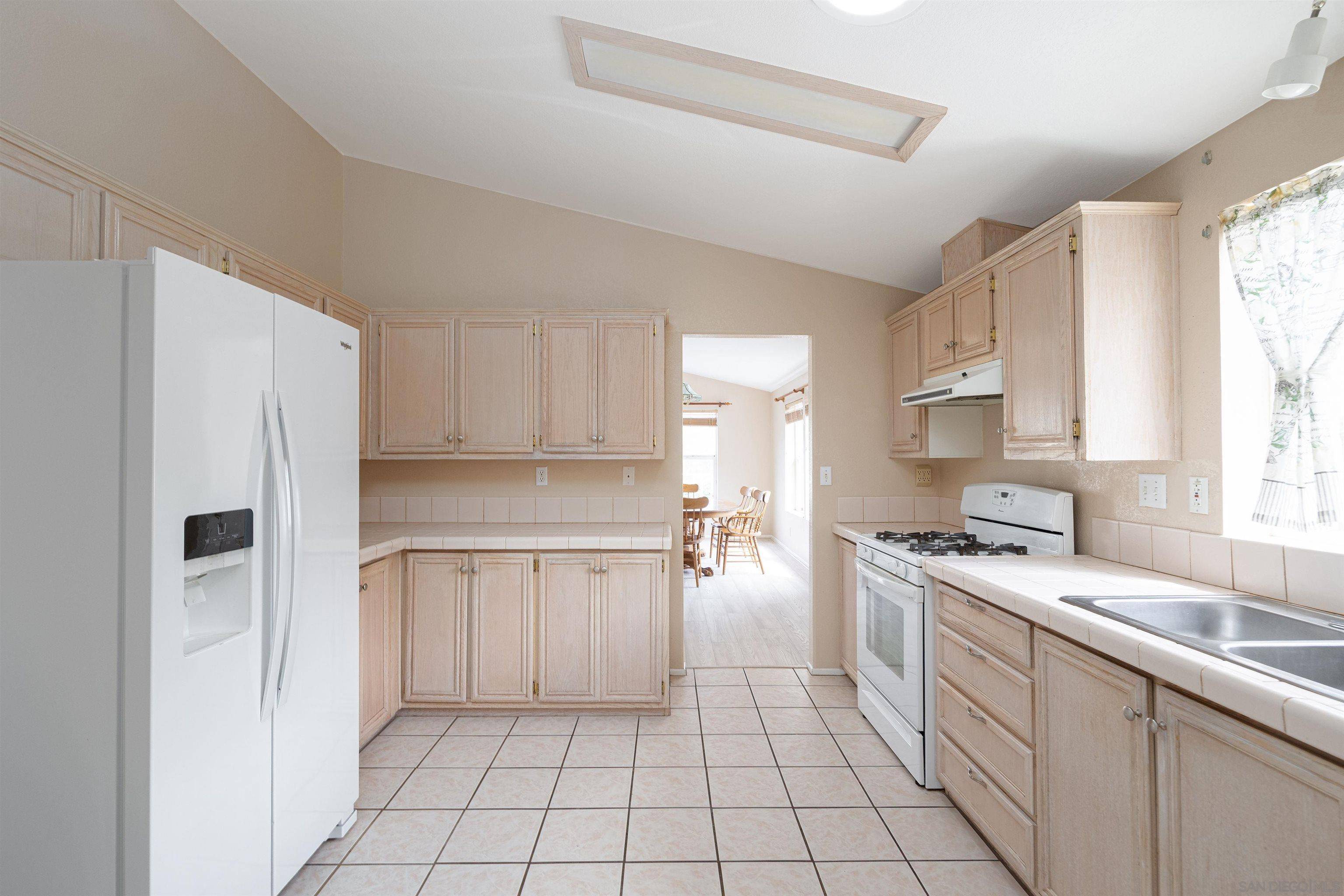 Fallbrook, CA 92028,4650 Dulin Rd #162