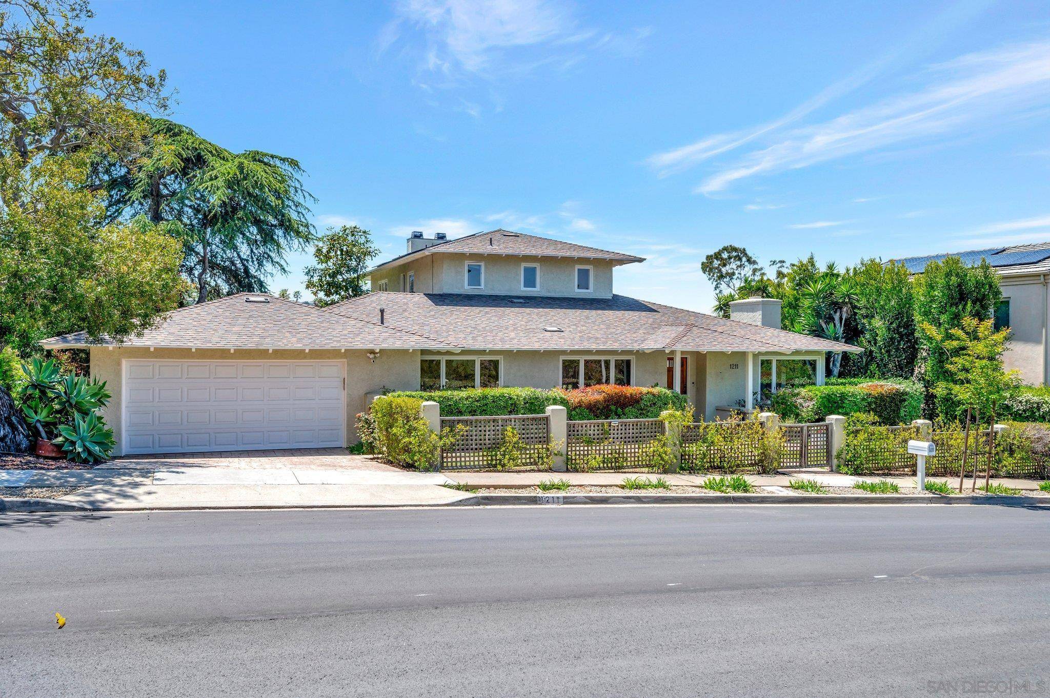 La Jolla, CA 92037,1211 W Muirlands Dr