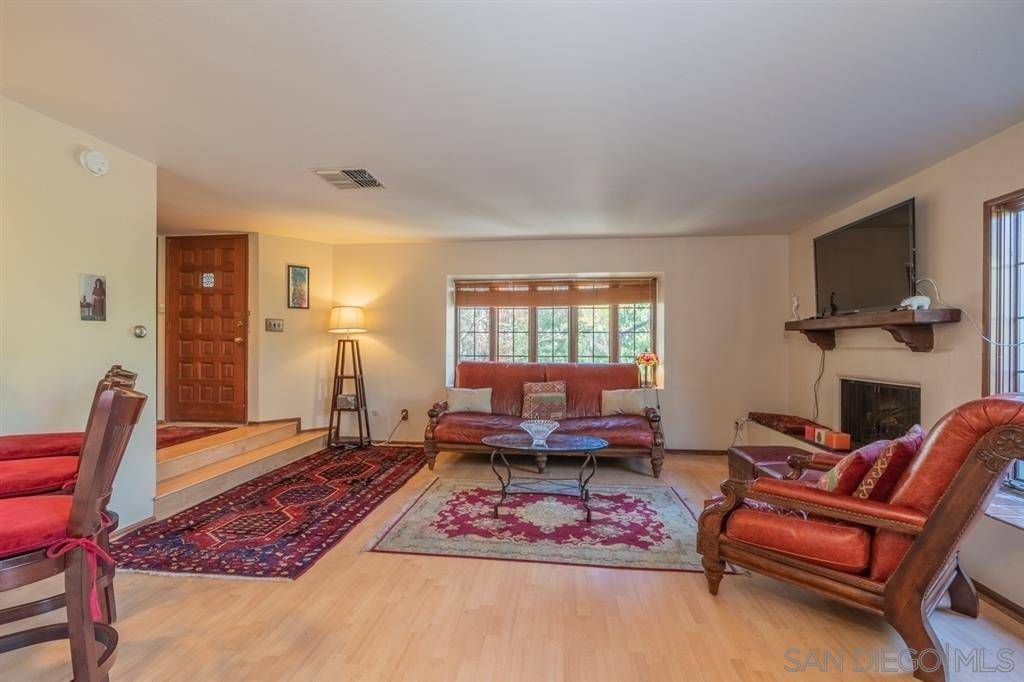 La Jolla, CA 92037,8642 Villa La Jolla Dr #1