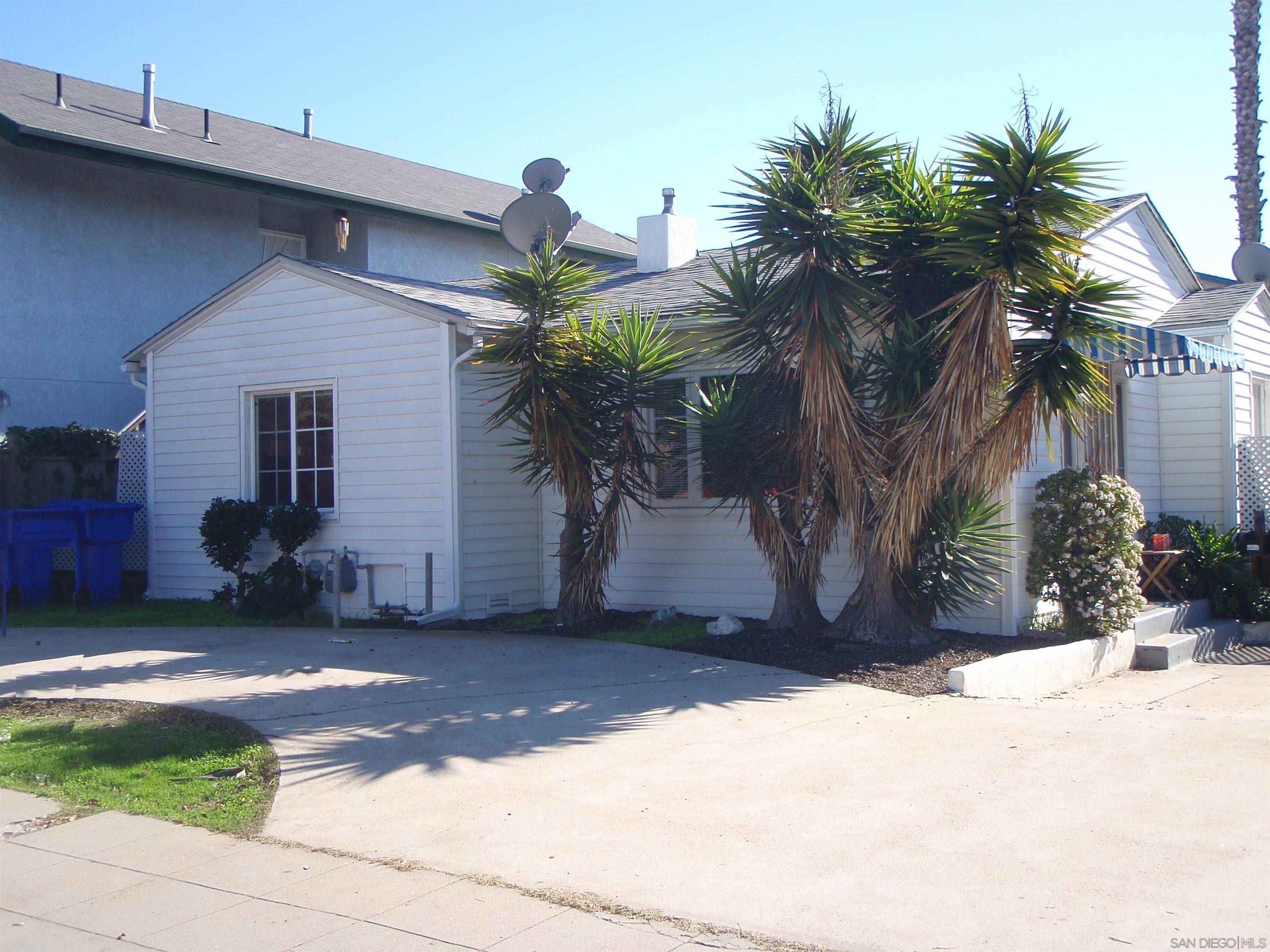 San Diego, CA 92109,1611 Diamond St.