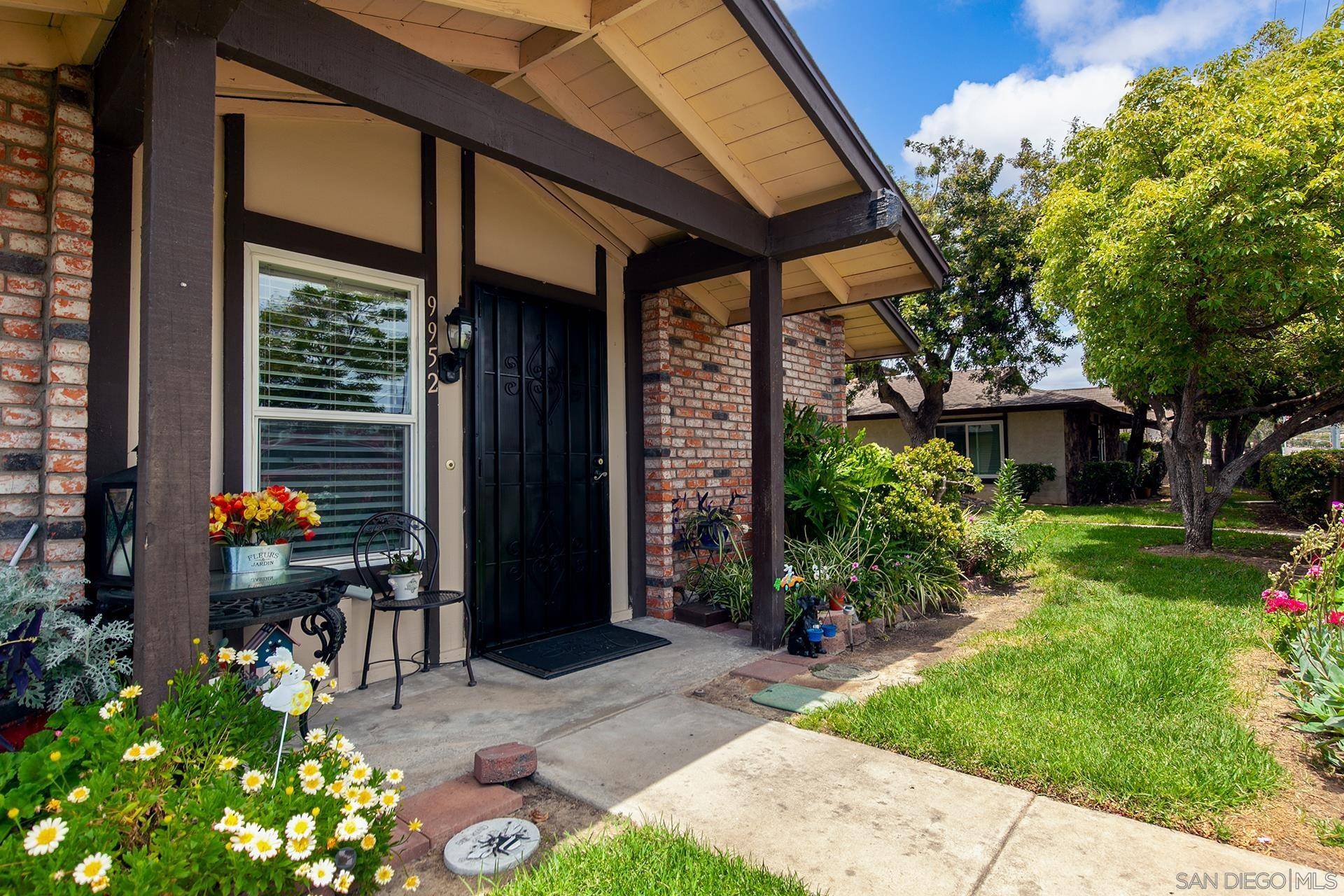 Santee, CA 92071,9952 N Magnolia Ave
