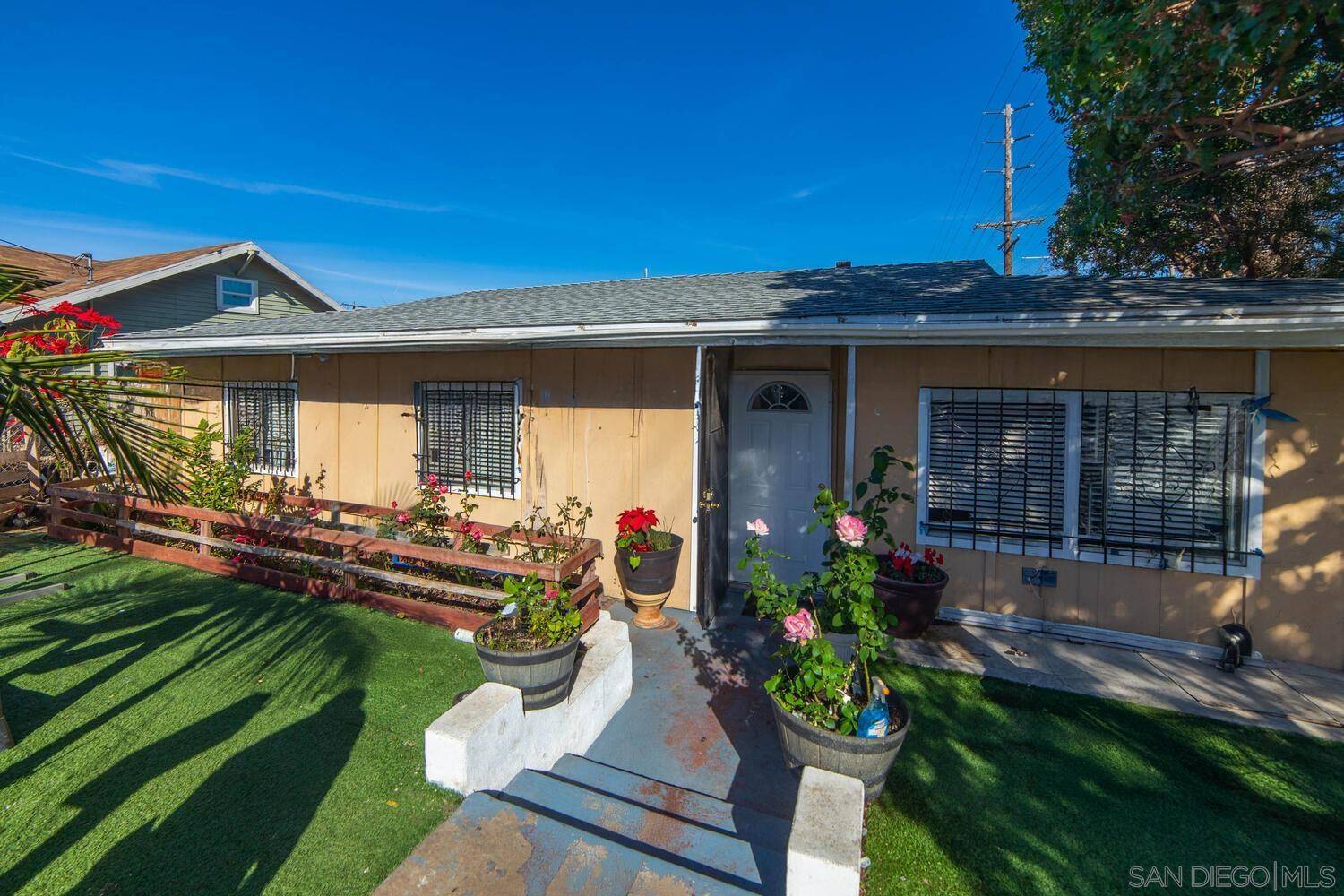 San Diego, CA 92113,2194 Franklin Ave