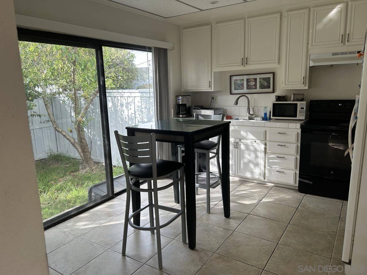 La Jolla, CA 92037,8184 Caminito Sonoma