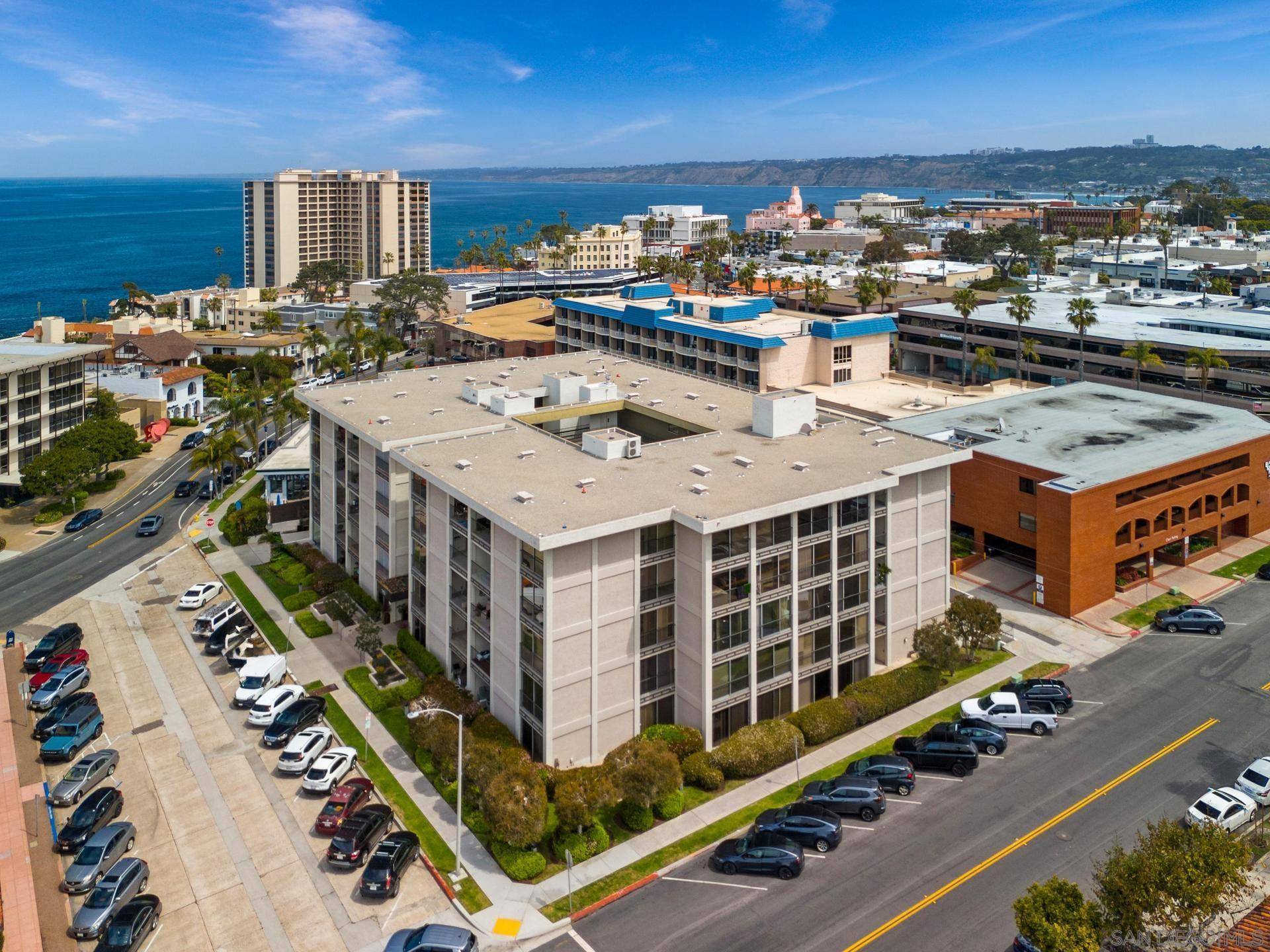 La Jolla, CA 92037,7811 Eads Ave #307